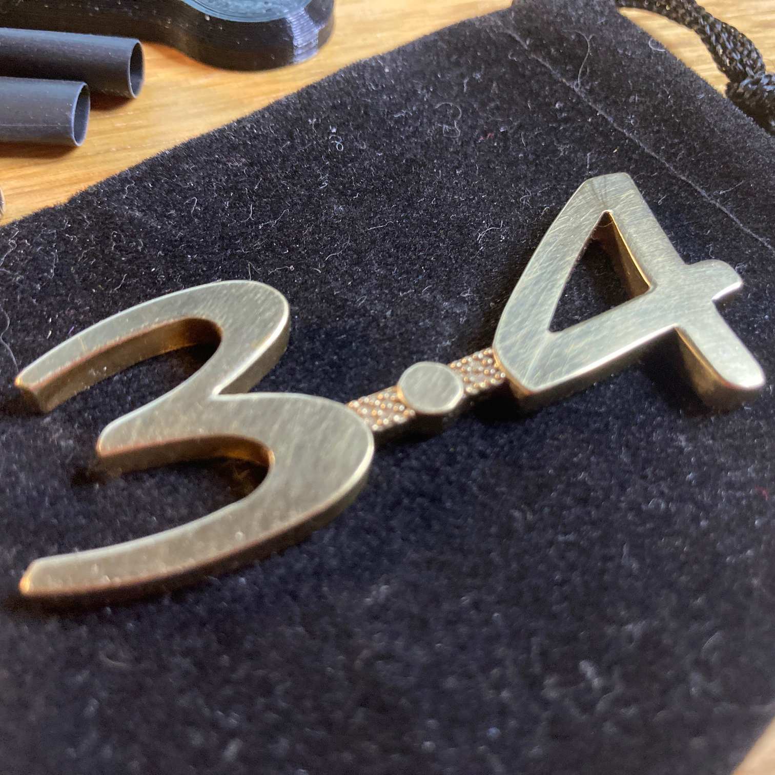 Backdate logo cylindrée 3.4 - Backdate 3.4 logo Motor size