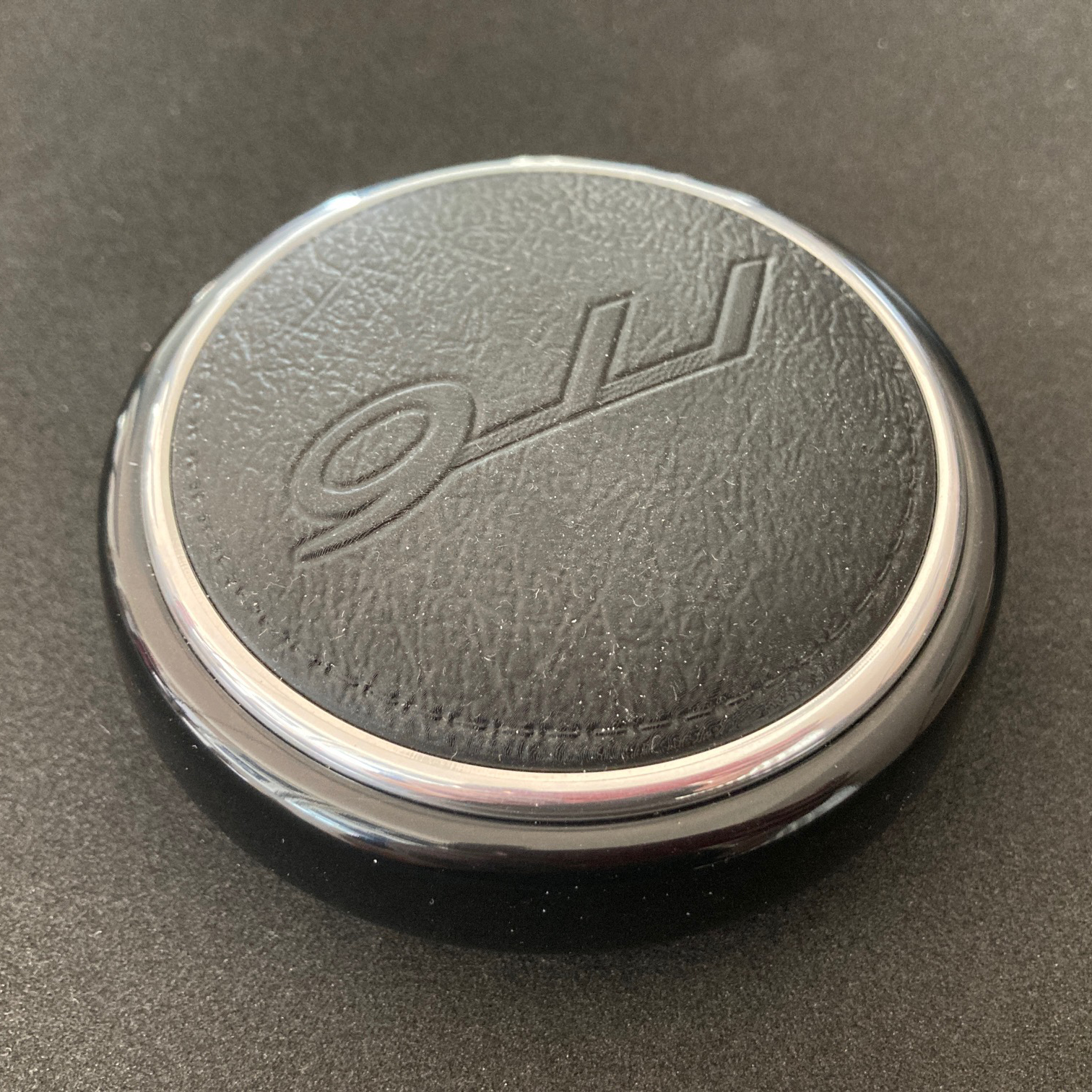 Centre volant Flat Design avec logo "911" pour volant Momo -Flat Design "911" logo horn knob for Momo steering wheel