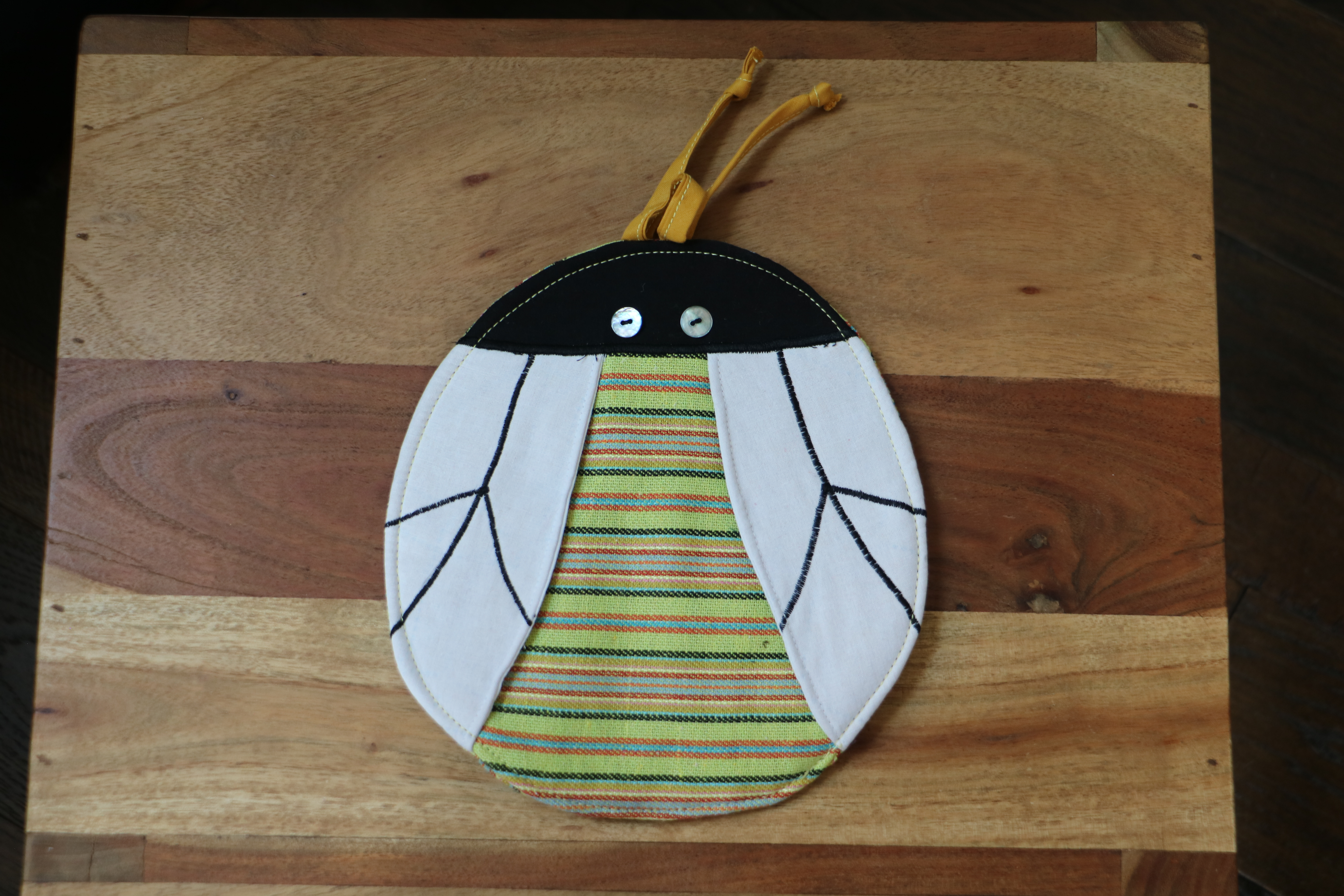Bumblebee potholder
