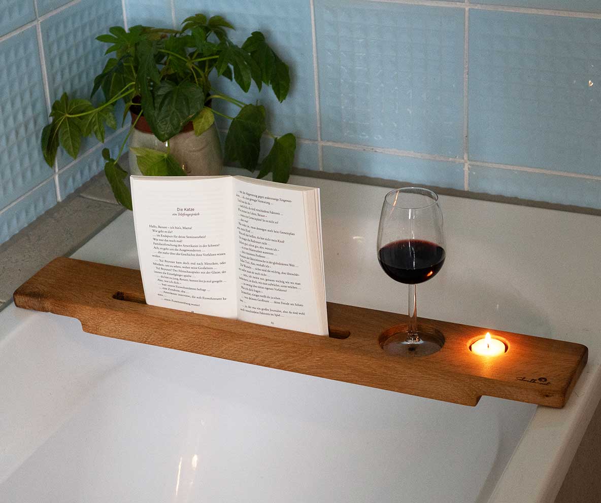 Besondere Badewannenablage