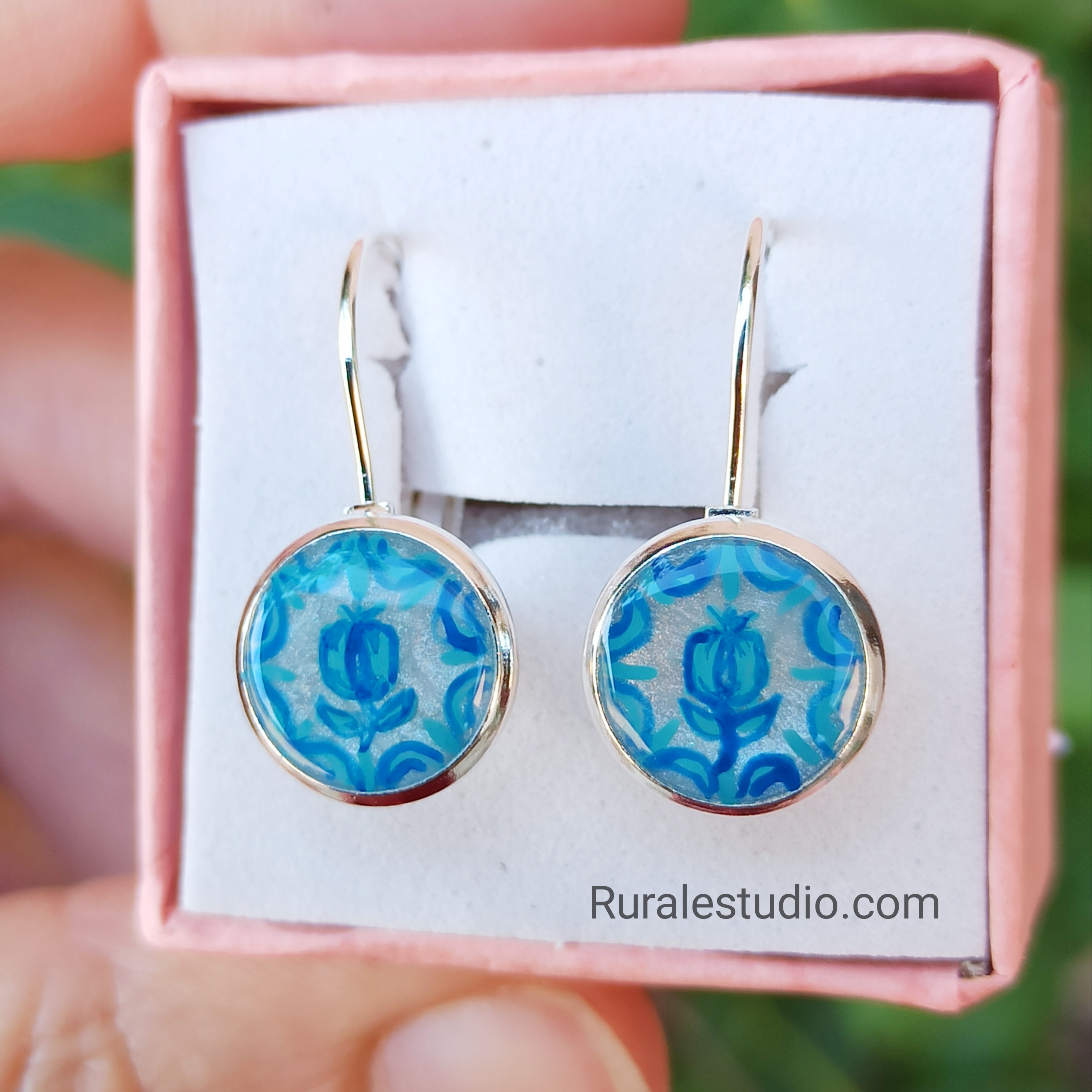Pendientes granadinos de Fajalauza pintados a mano