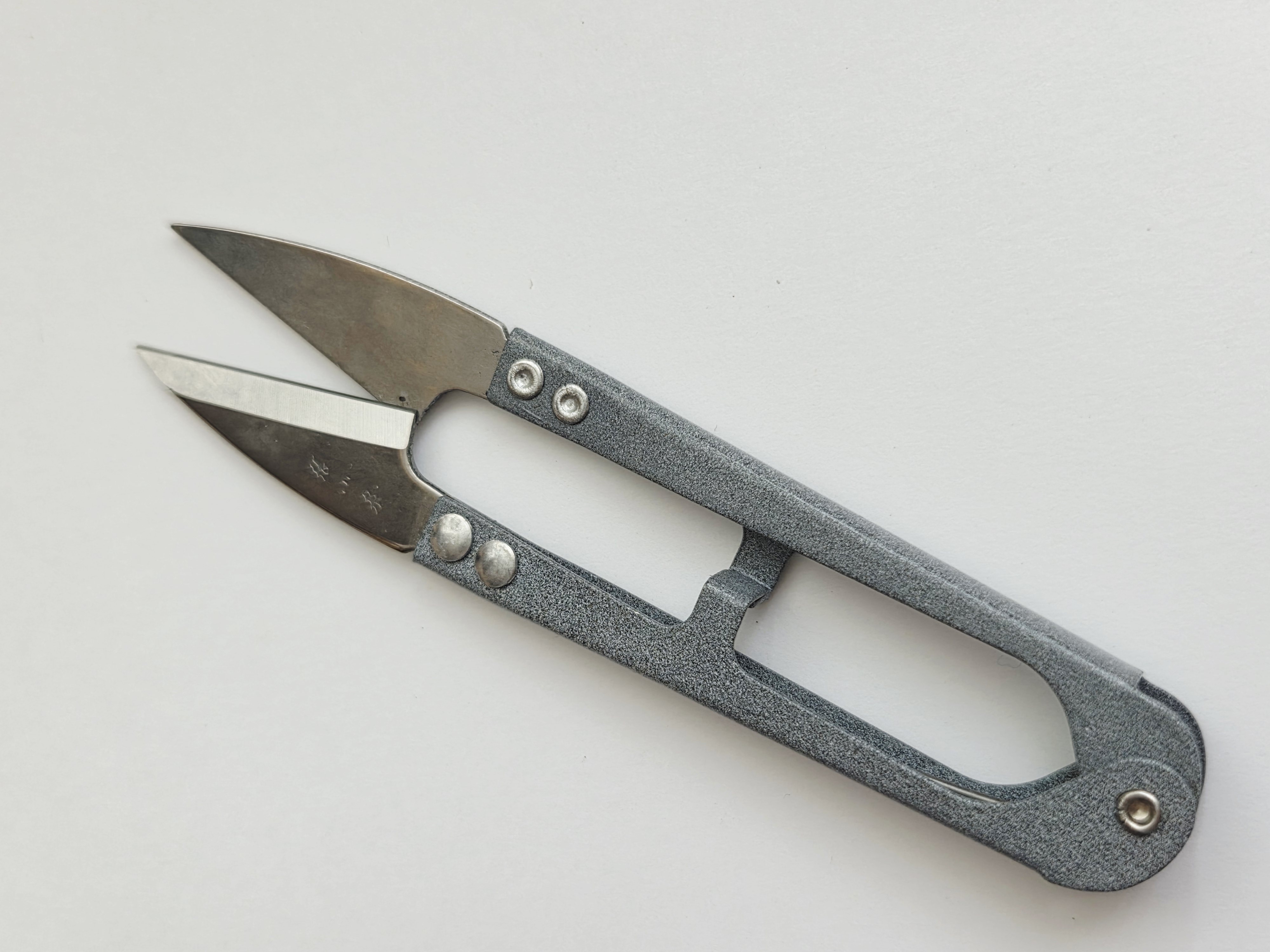 Vintage Japoniškos siūlų žirklutės (糸切りばさみ – itokiri basami)