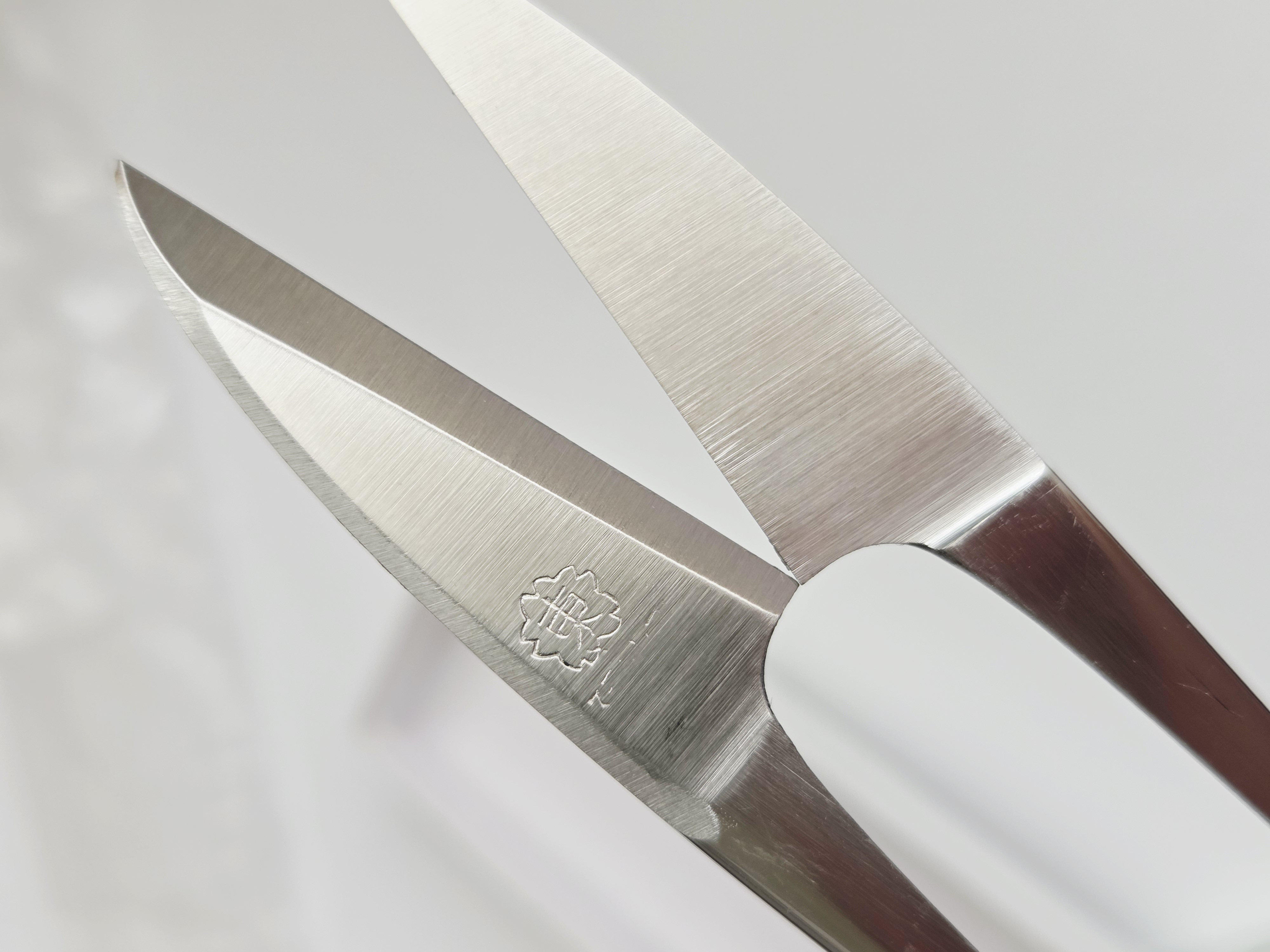 Japoniškos siūlų žirklutės (糸切りばさみ – itokiri basami)