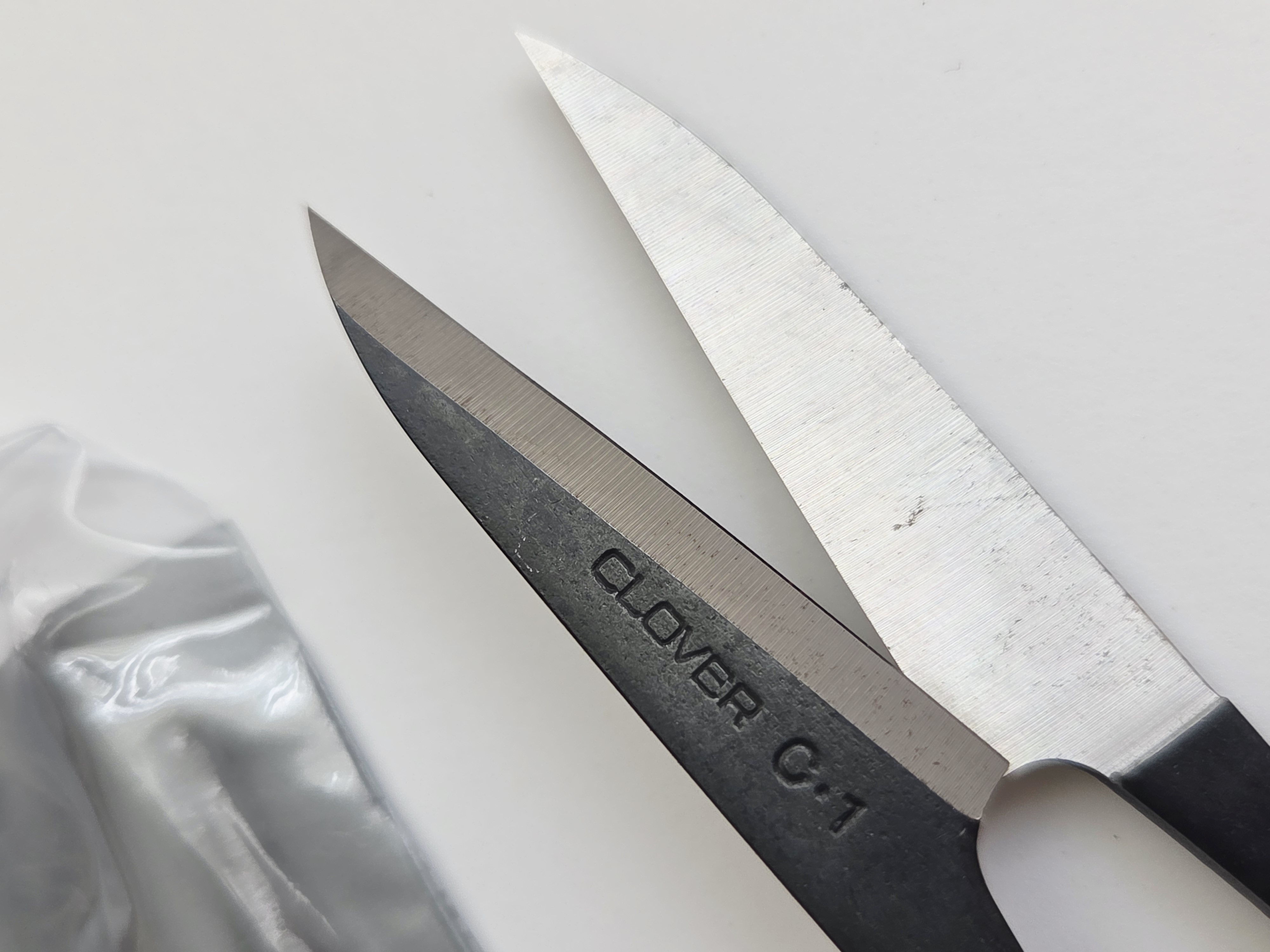 Clover c-1 japoniškos siūlų žirklutės – 糸切りばさみ (itokiri basami)