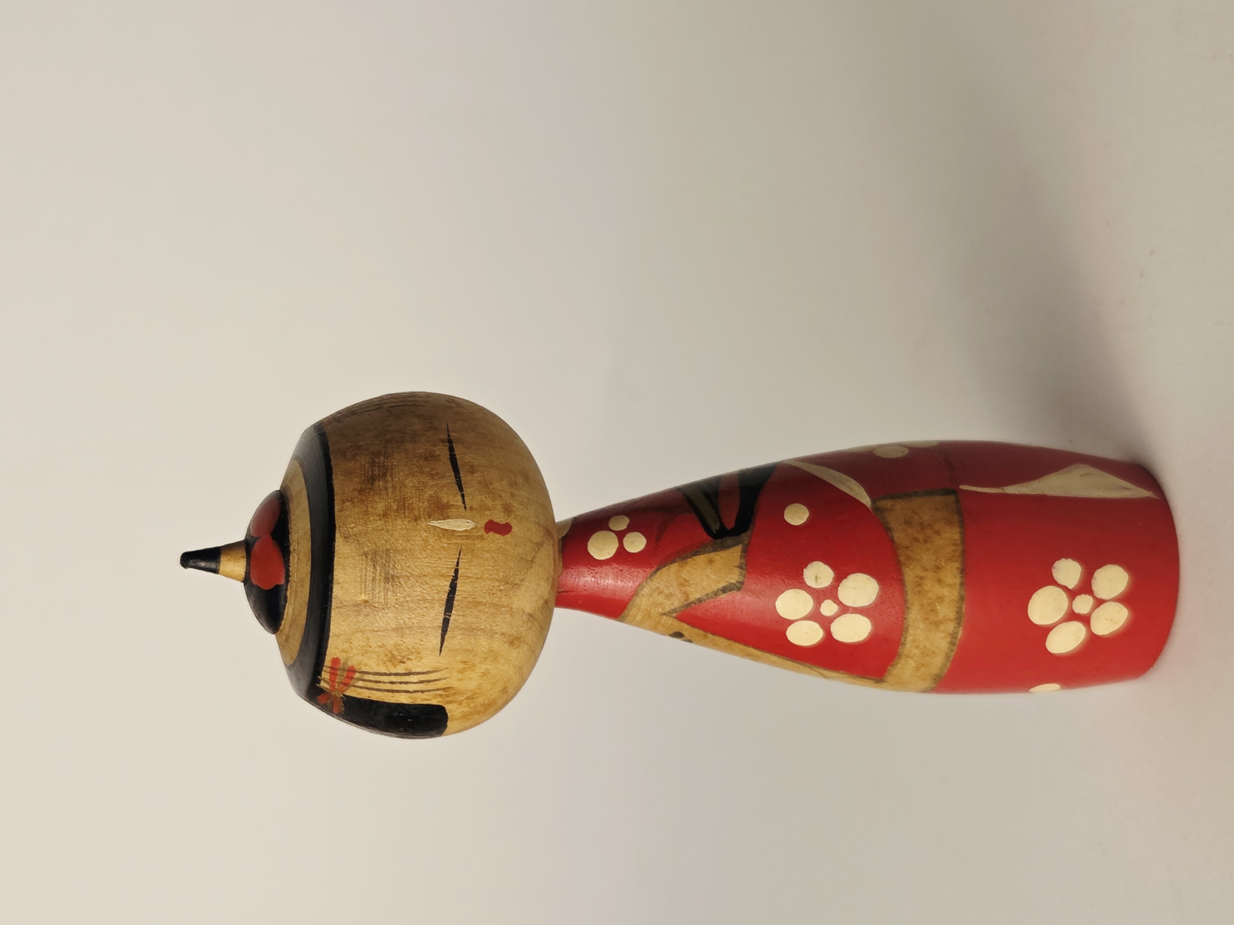 Vintage mini japoniška Kokeshi lėlė raudonu kimono