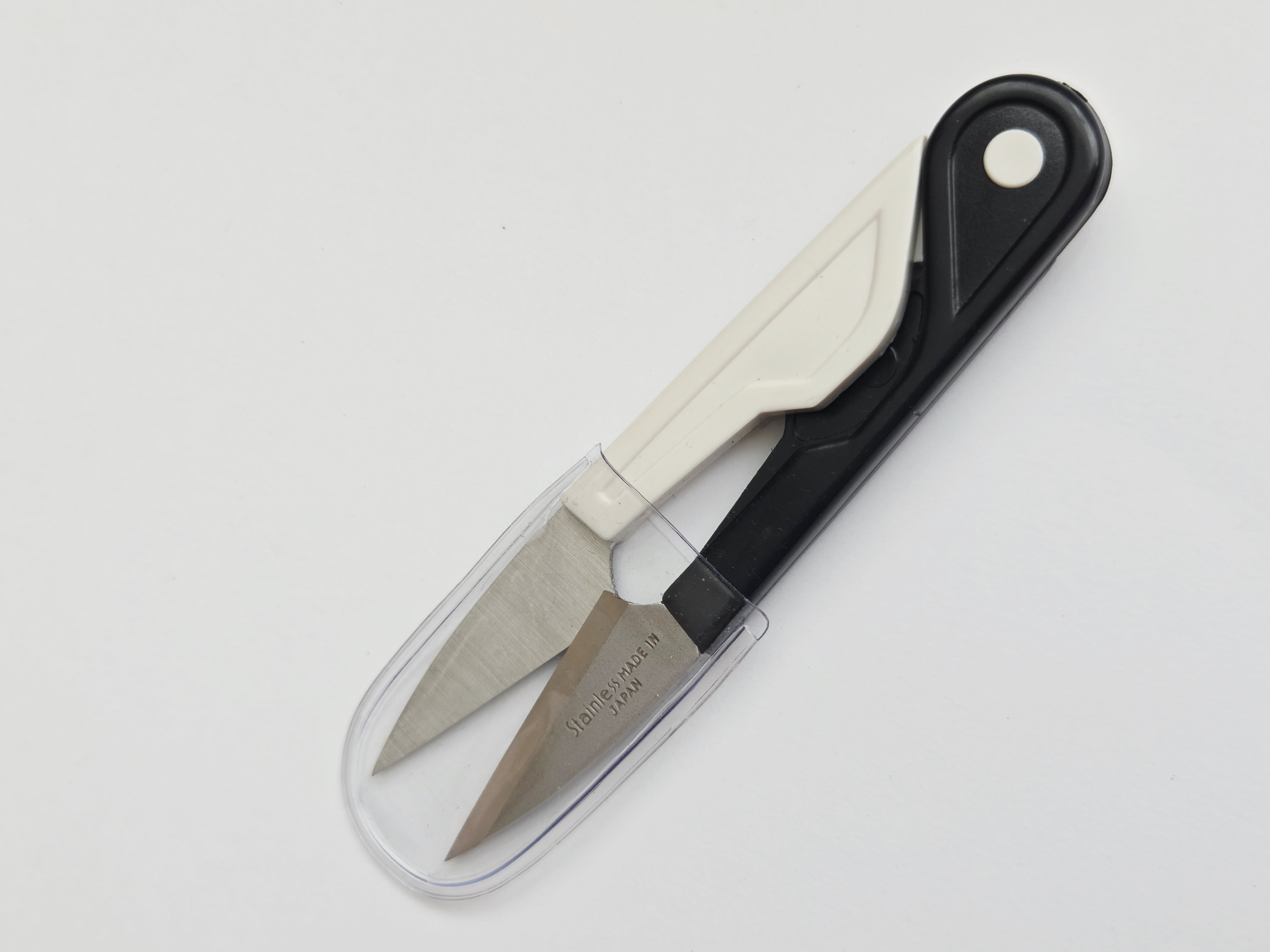 Japoniškos siūlų žirklutės (糸切りばさみ – itokiri basami)