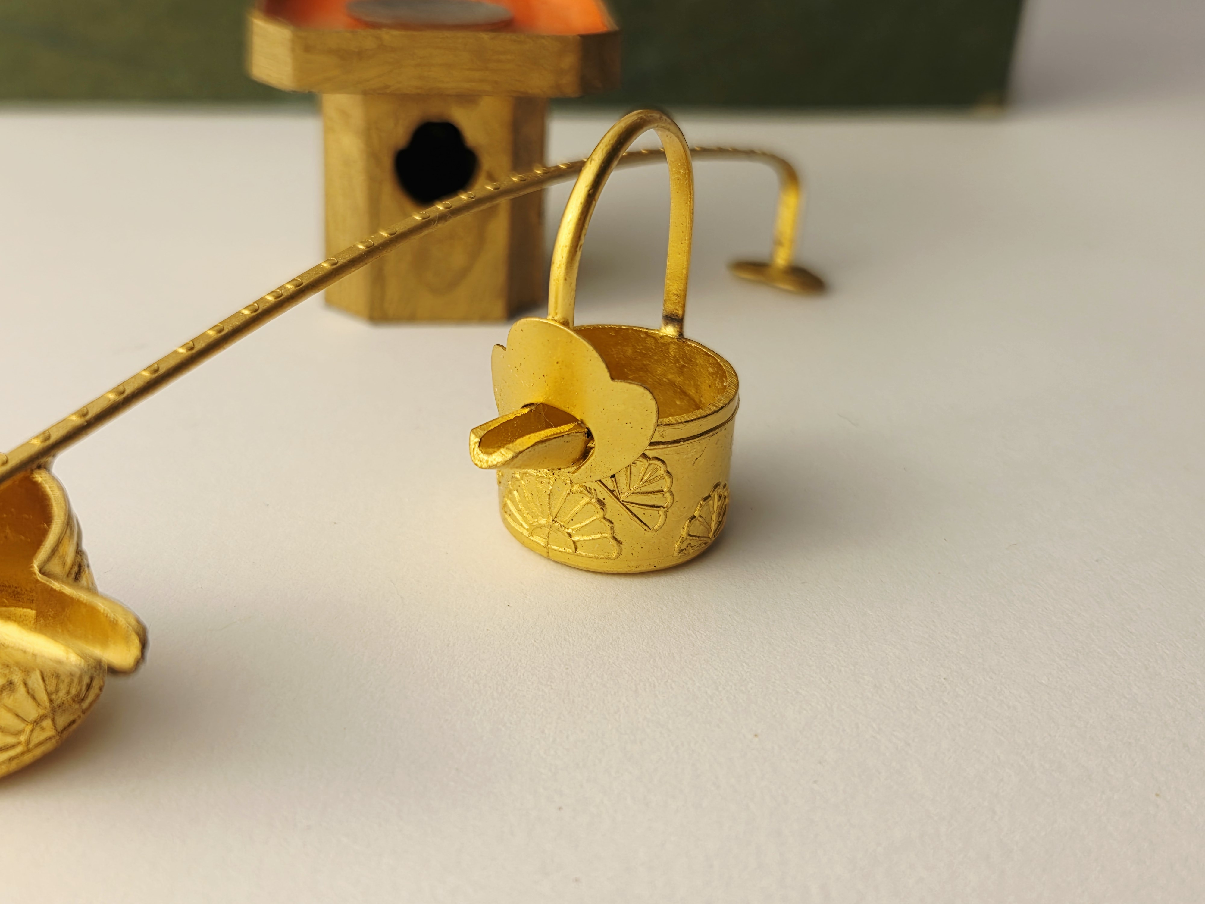 Vintage japoniškų „Hina Matsuri“ miniatiūrinių aksesuarų rinkinys