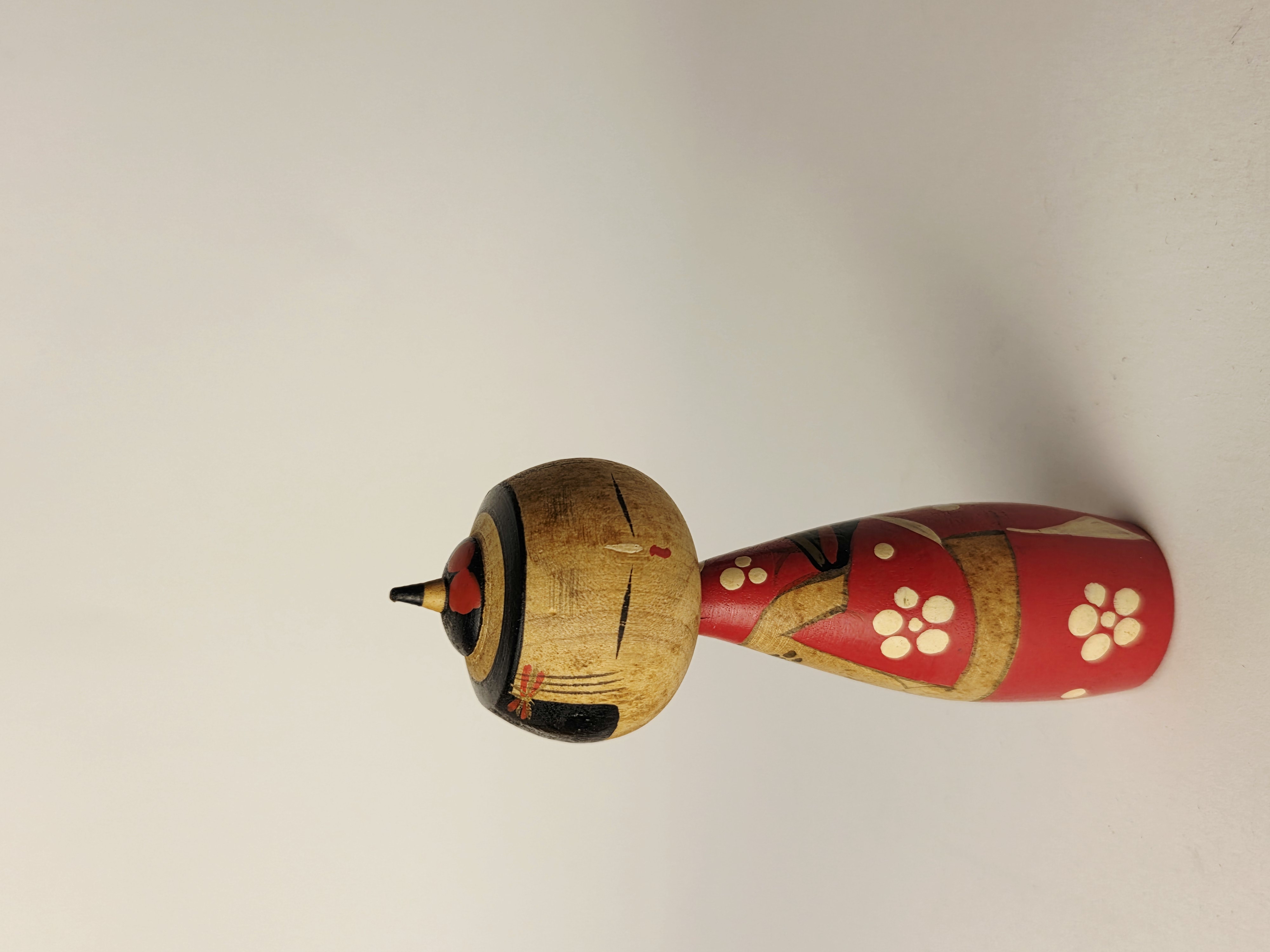 Vintage mini japoniška Kokeshi lėlė raudonu kimono