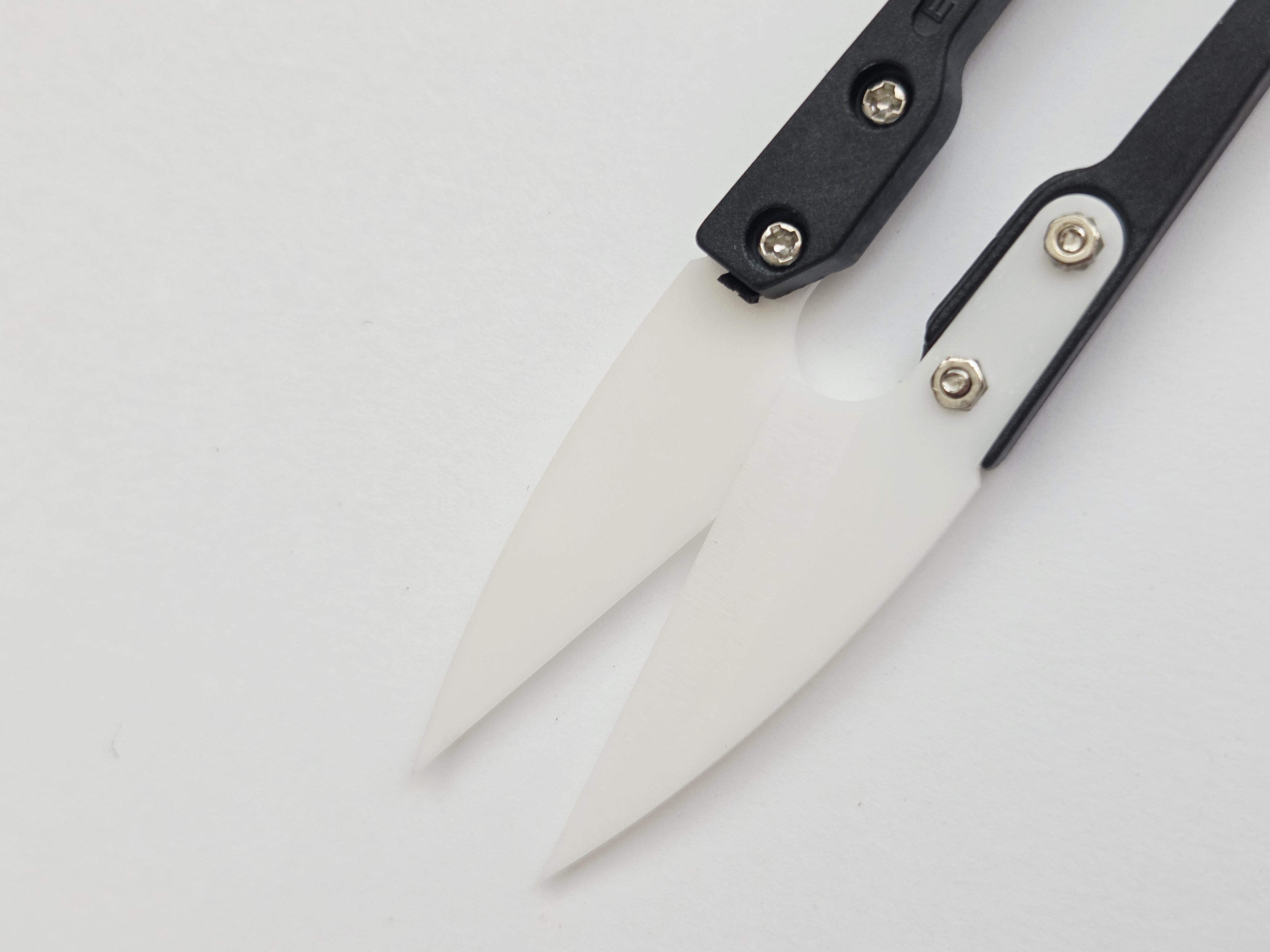 Japoniškos siūlų žirklutės (糸切りばさみ – itokiri basami