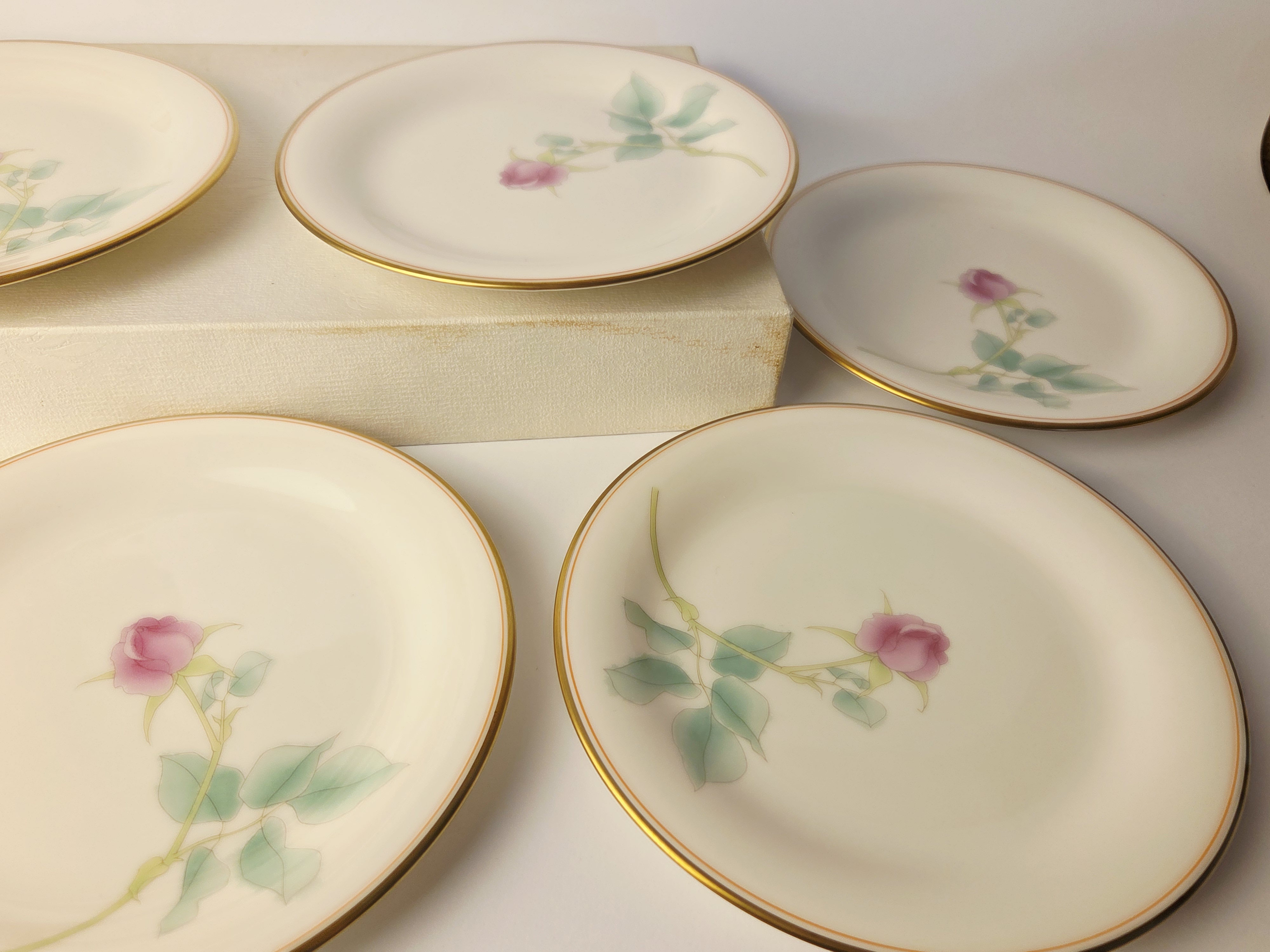 Vintage Koransha „Bright Rose“ porceliano desertinių lėkščių rinkinys (5 vnt.)