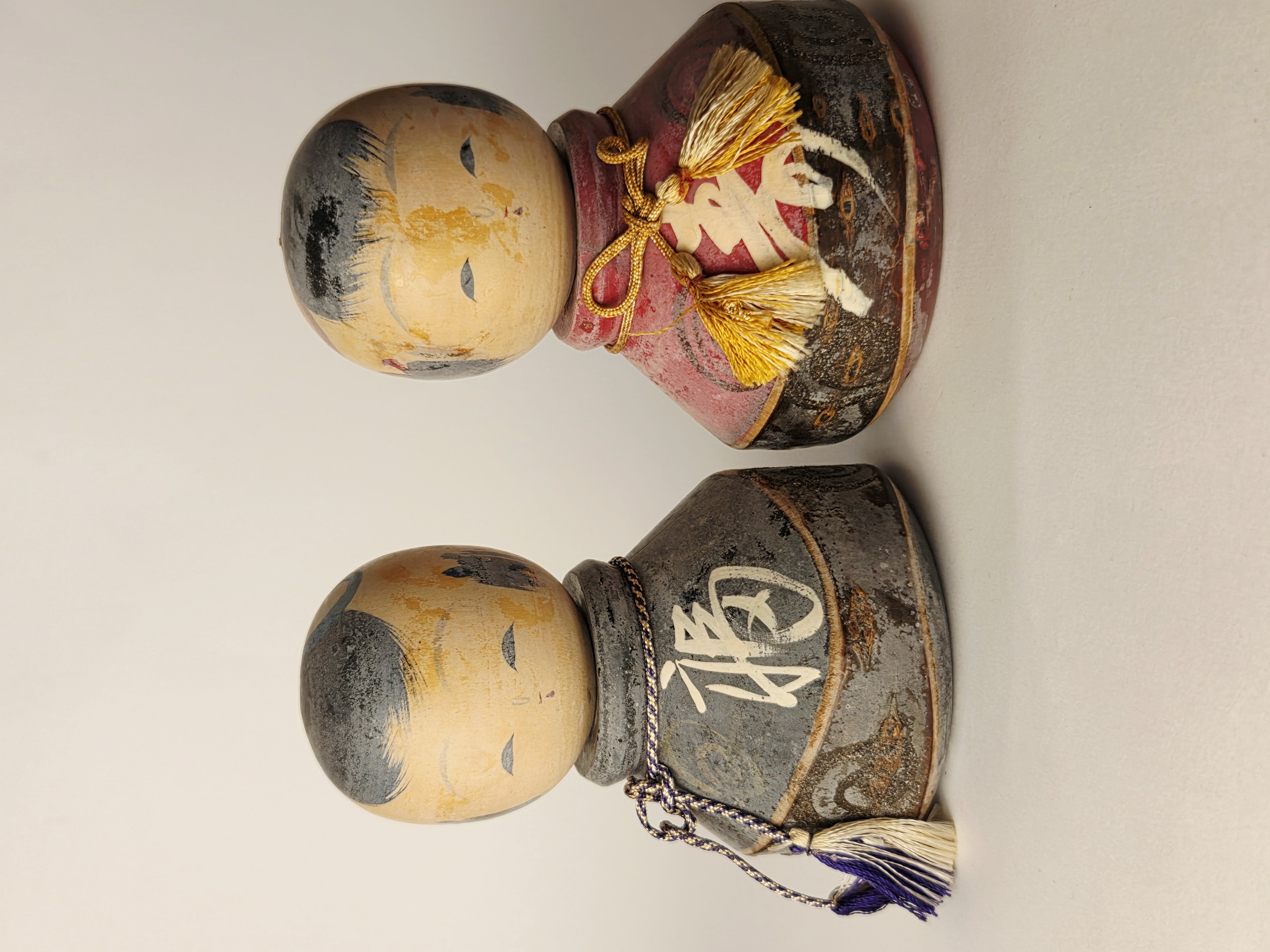 Dvi vintage kokeshi lėlės