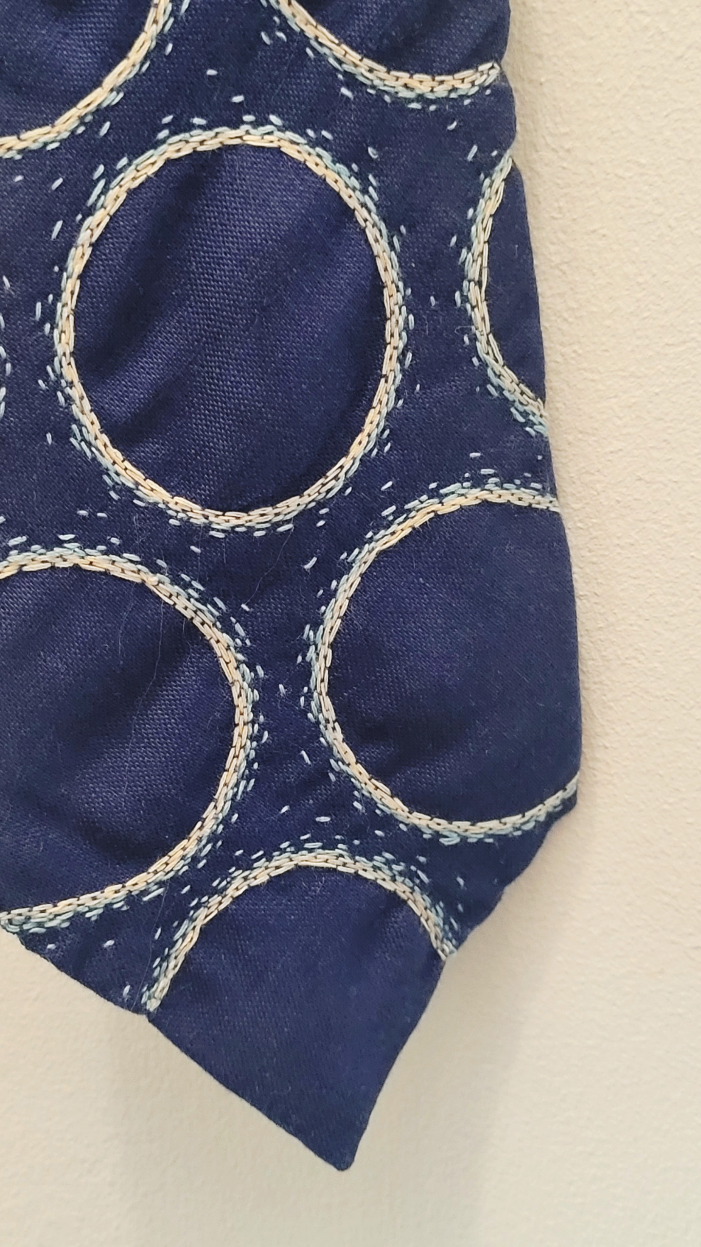 Cravate contre-forme - ronds