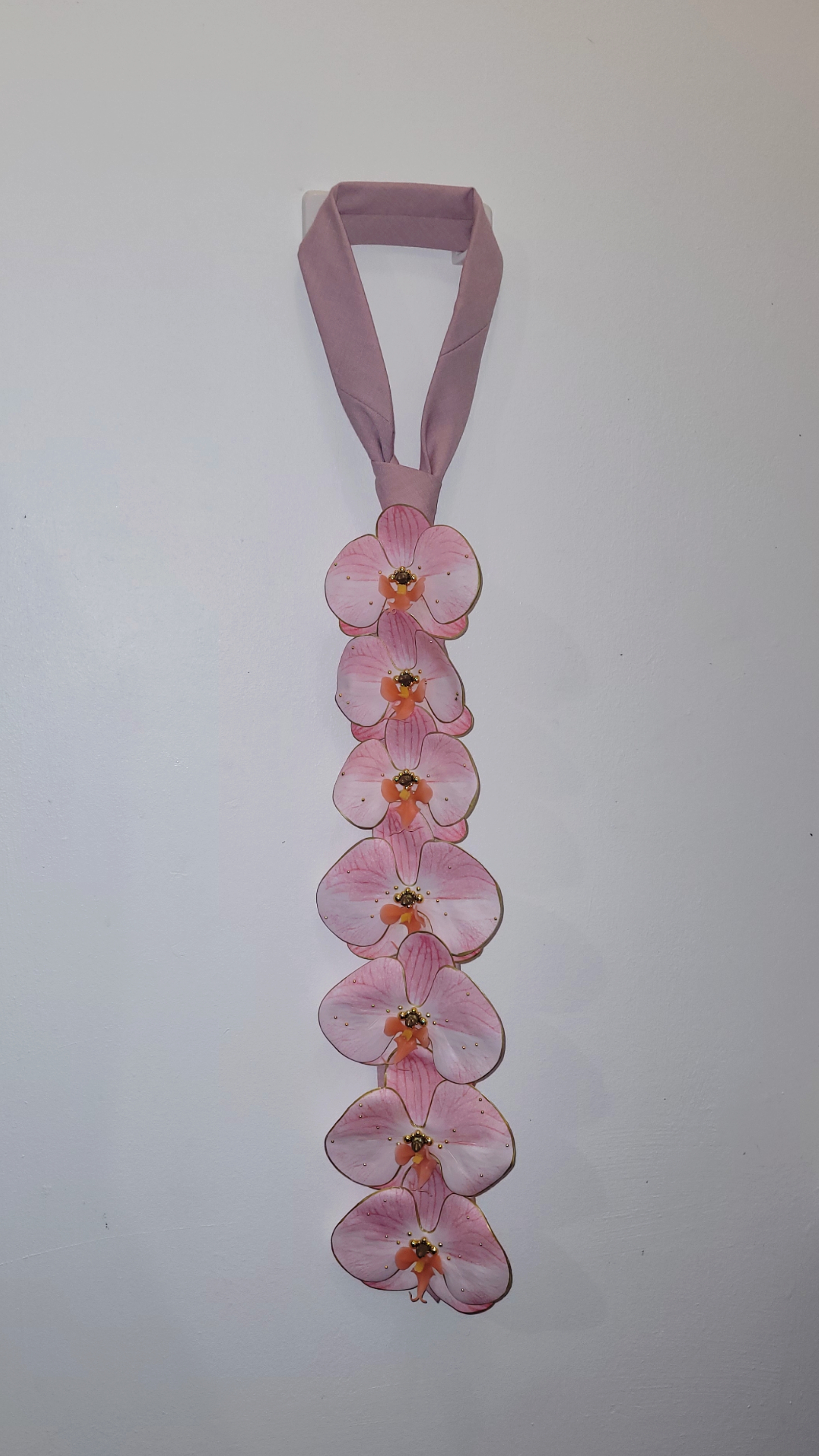 Cravate orchidée rose