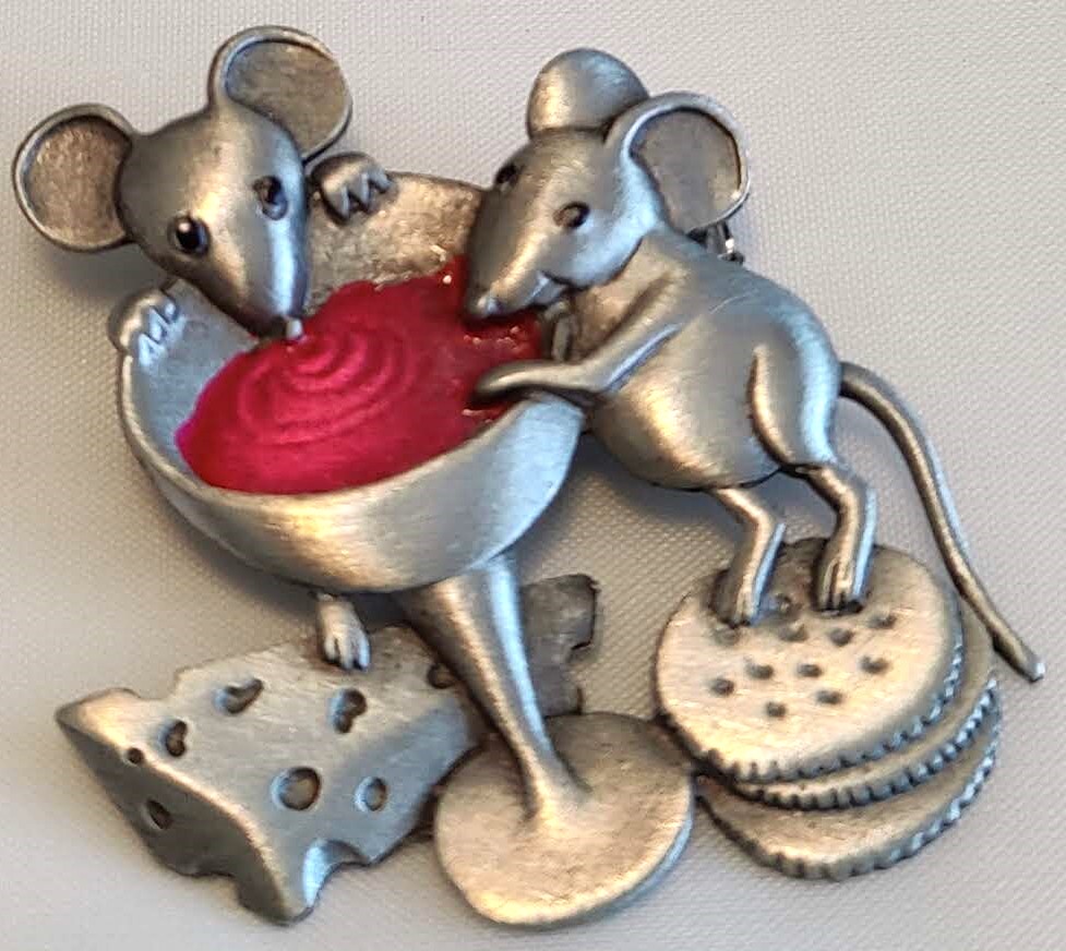 Vintage Signed Jonette Jewelry (JJ) Mouse-Themed Cheese & Cracker Pin
