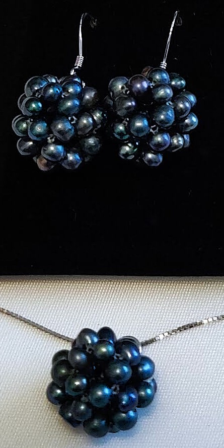 Beaded Cultured Pearls Pendant & Fish Hook Pierced Earrings Set
