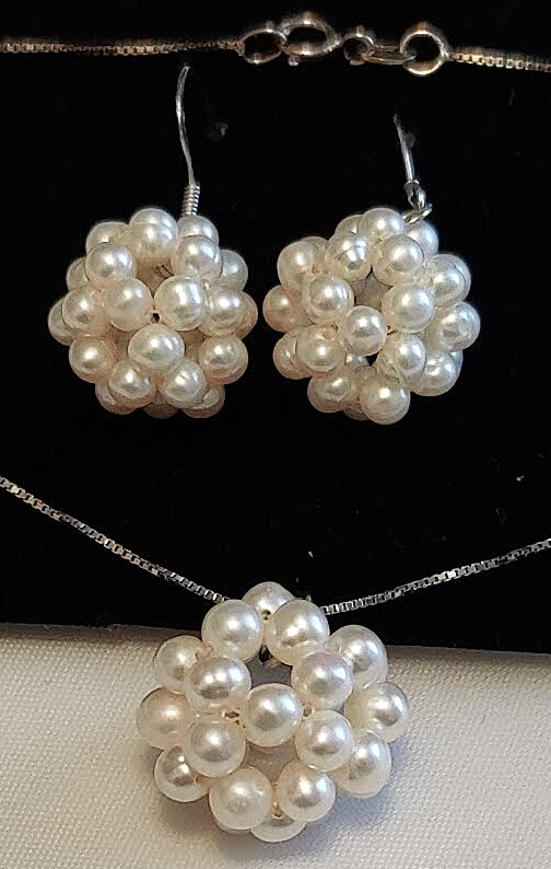 Beaded Cultured Pearls Pendant & Fish Hook Pierced Earrings Set