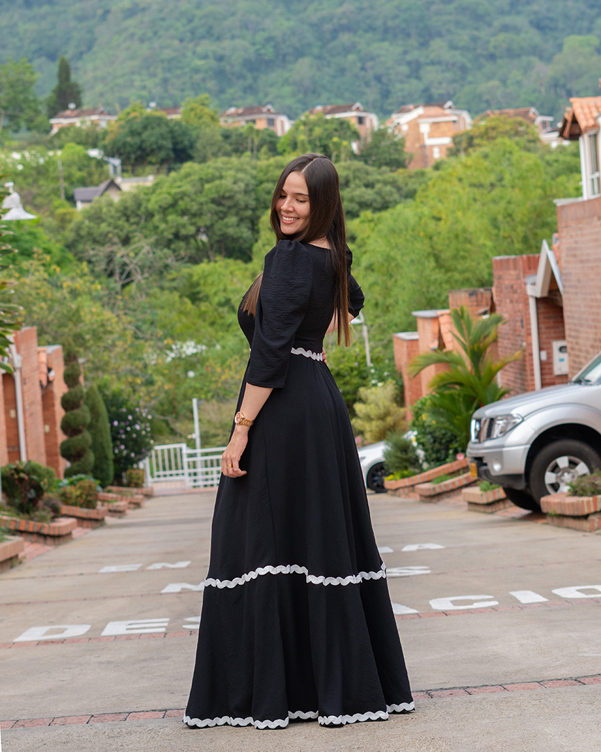 VESTIDO OBSIDIAN GRACE