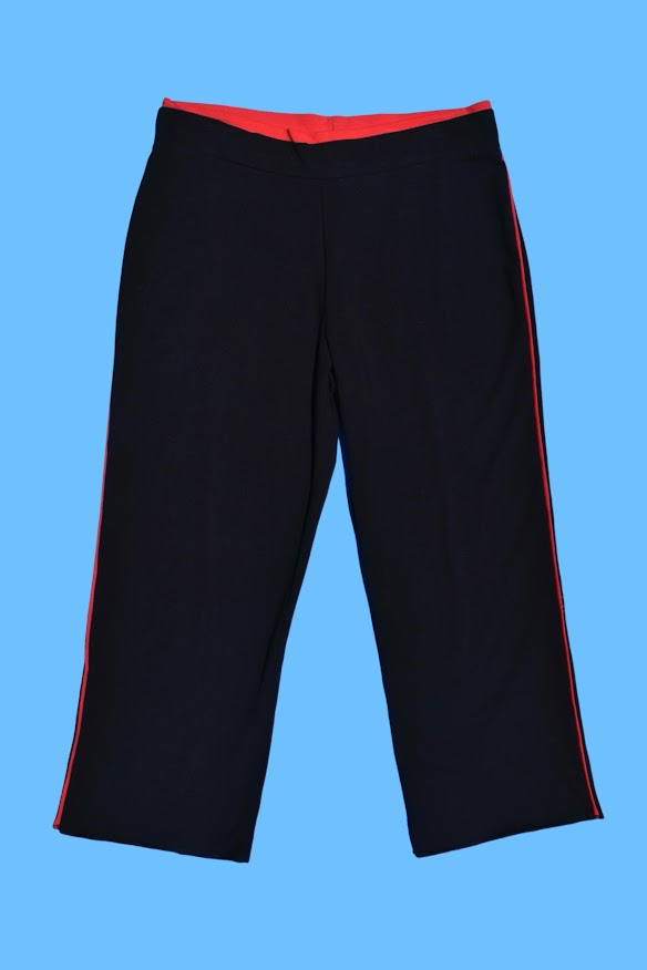 Early 2000s Sport Athletic Capri Pants Red Contrast Trim 
