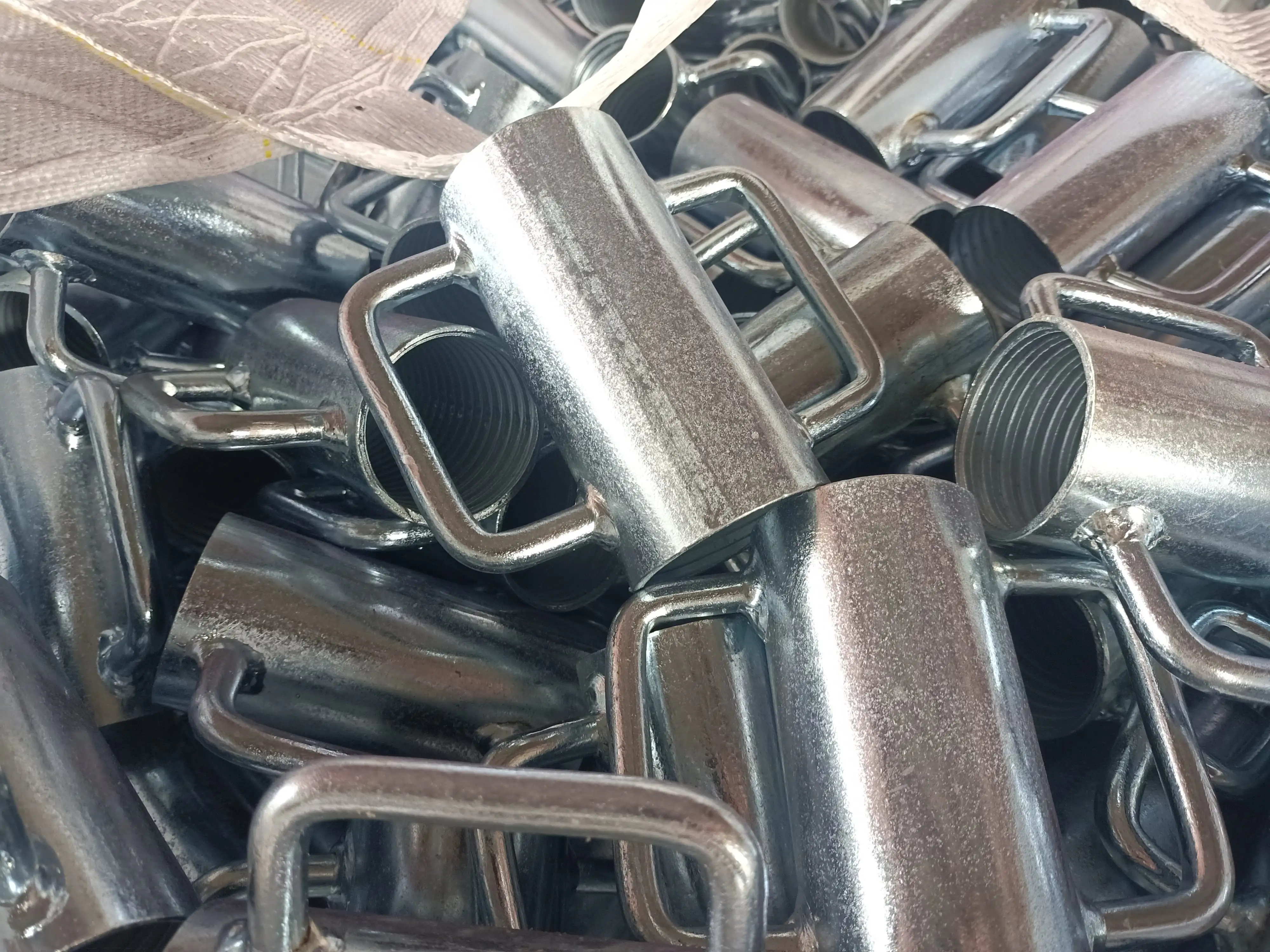 Metal Pipe Handle Attachments
