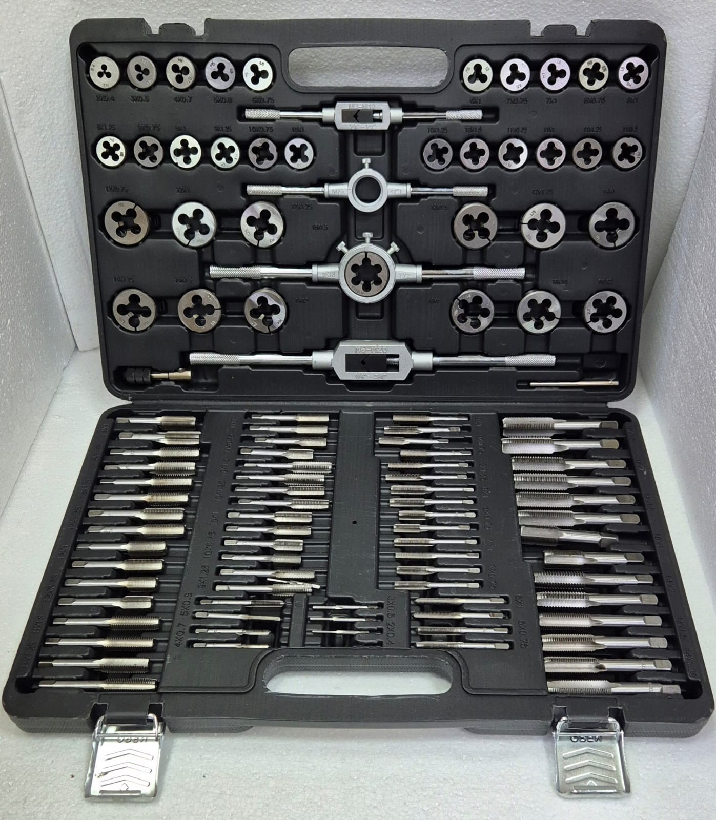 Kit de tarauds métrique 110 pièces IDW