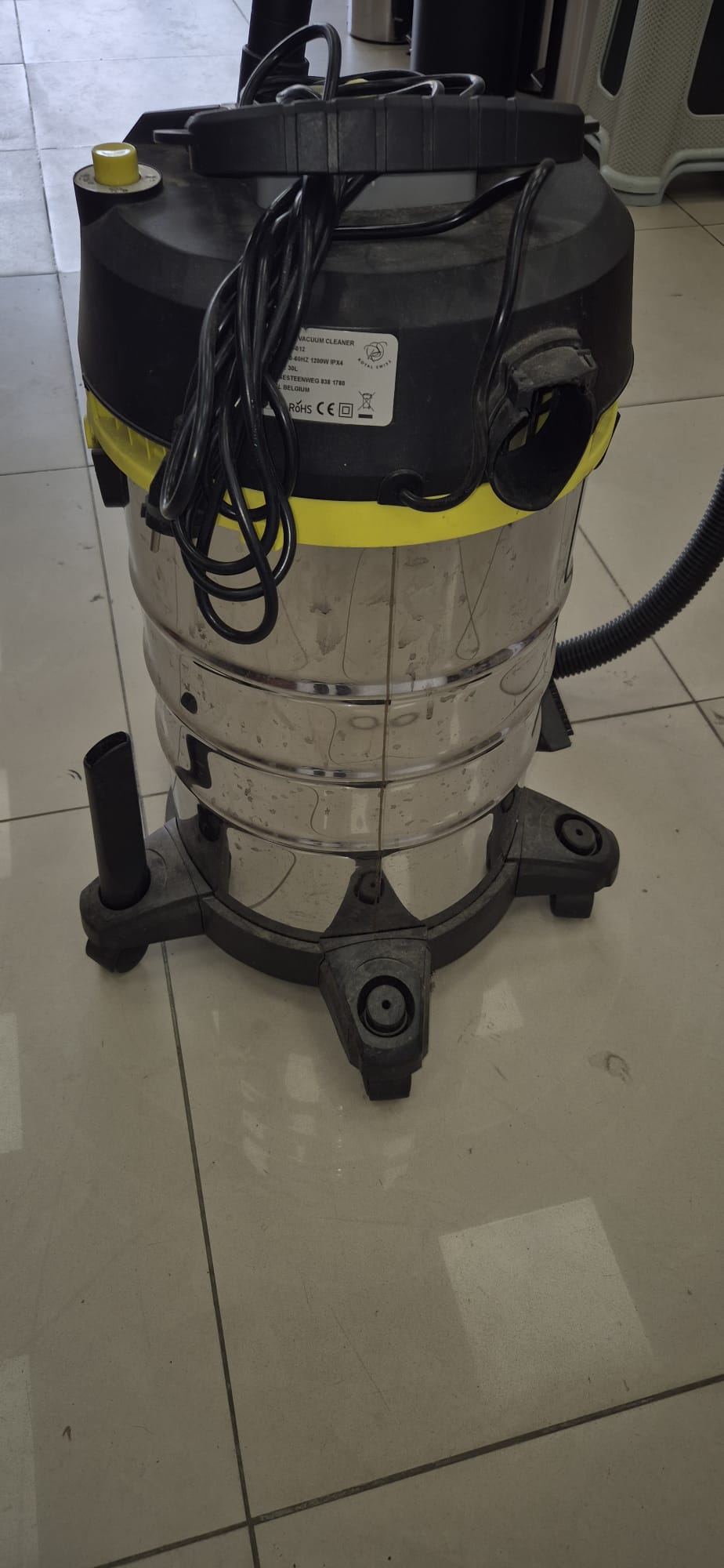 Aspirateur eau et poussière 30L 1400W ROYALTY LINE