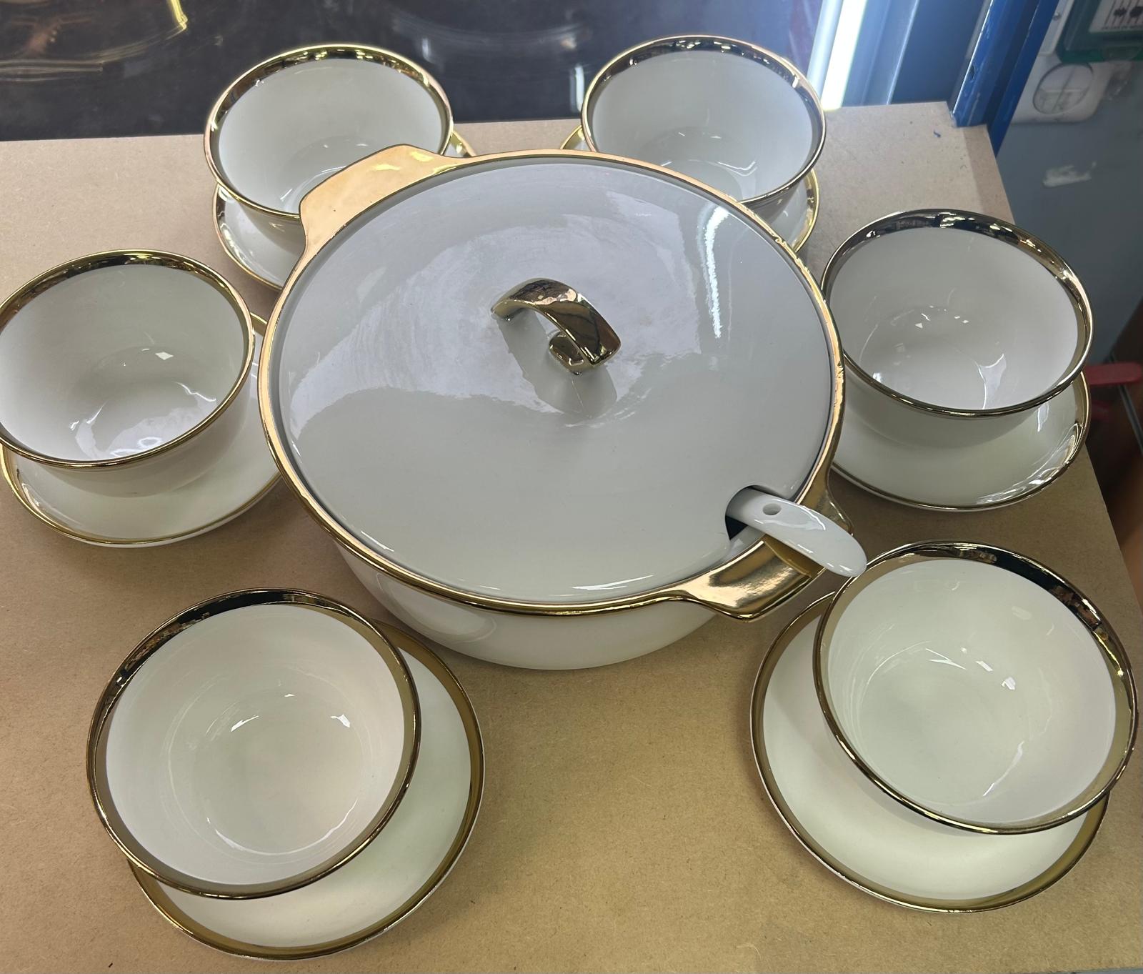 Soupière 15 pièces SWISS LINE