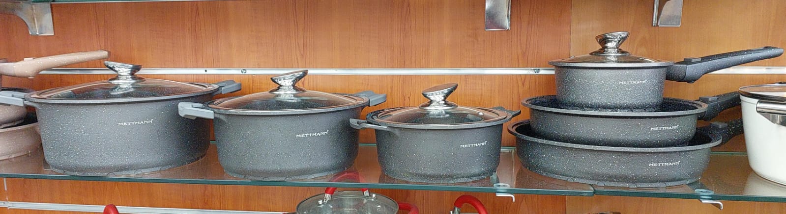 Batterie de cuisine revêtement céramique poignet amovible10 pièces Grise MT