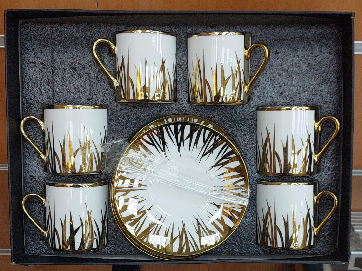 Service à café 6 tasses + sous tasse 10 modèles DH