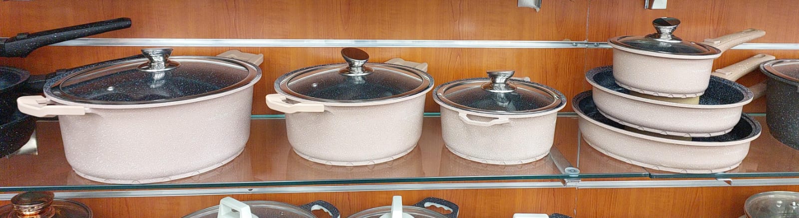 Batterie de cuisine revêtement céramique poignet amovible10 pièces Crème MT