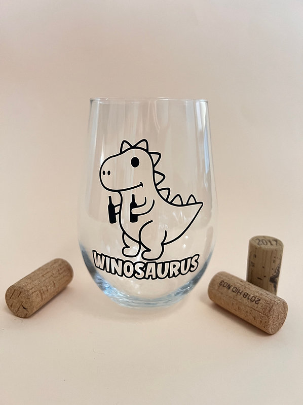 Öblös borospohár grafikával