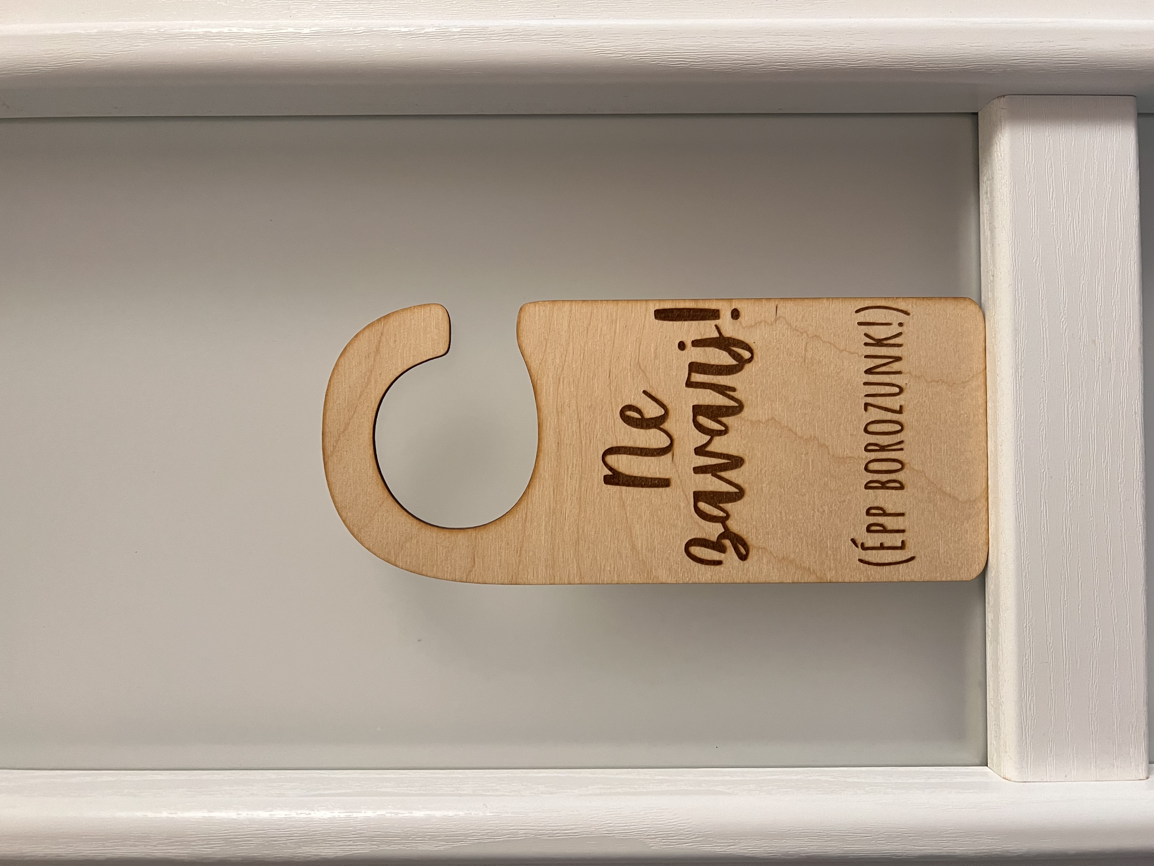 Ne zavarj! ajtódísz