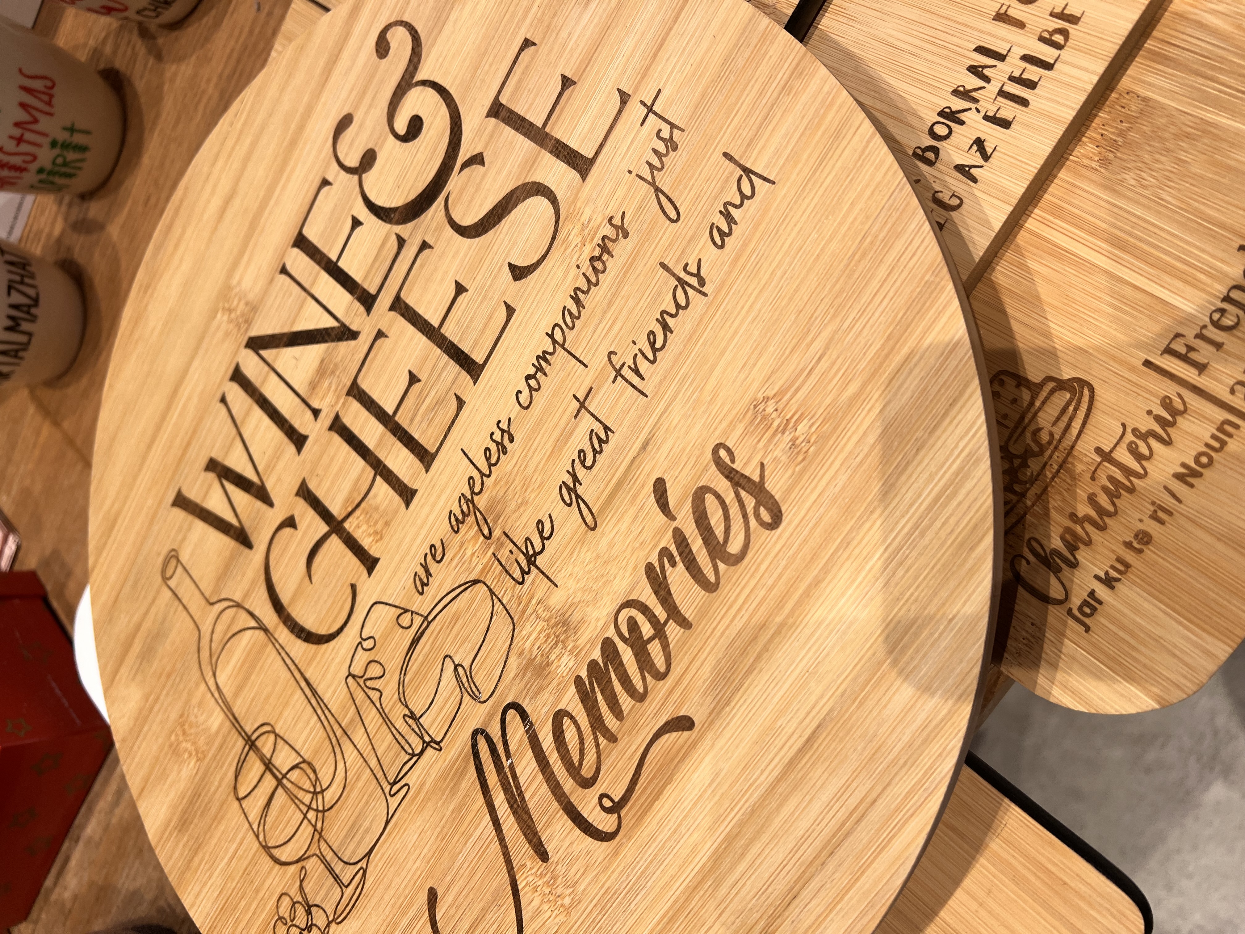 Gravírozott bambusz forgó tálalódeszka