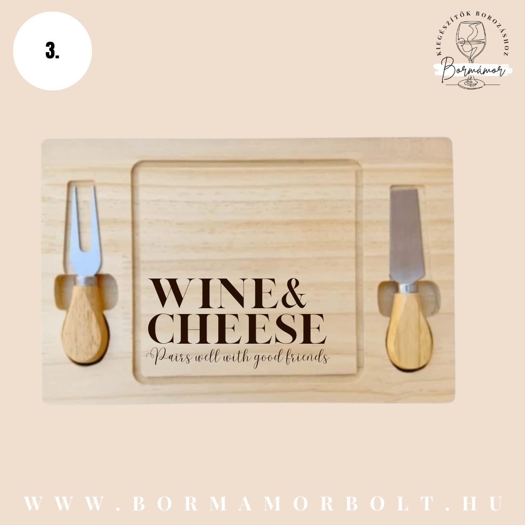 Gravírozott sajt tálaló, sajt késekkel