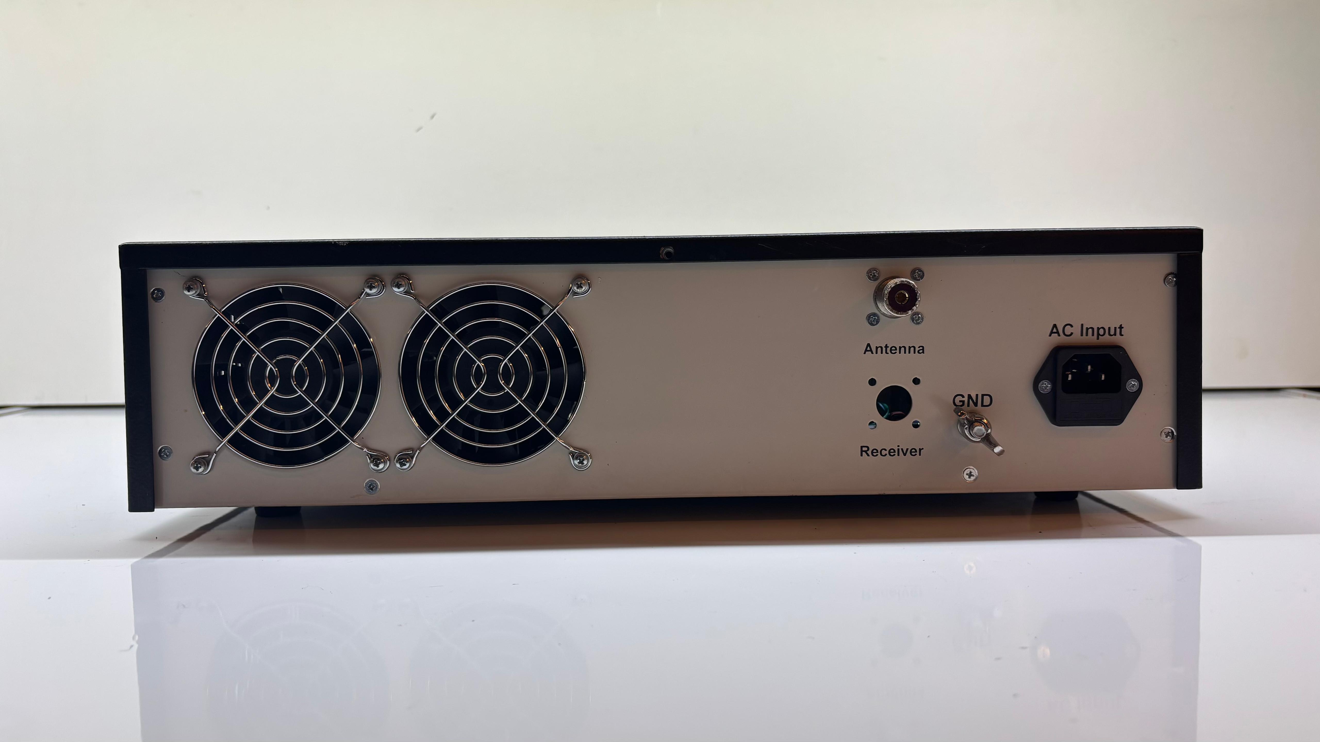 Shortwave Transmitter 5 - 7.5 MHz 300 Watt