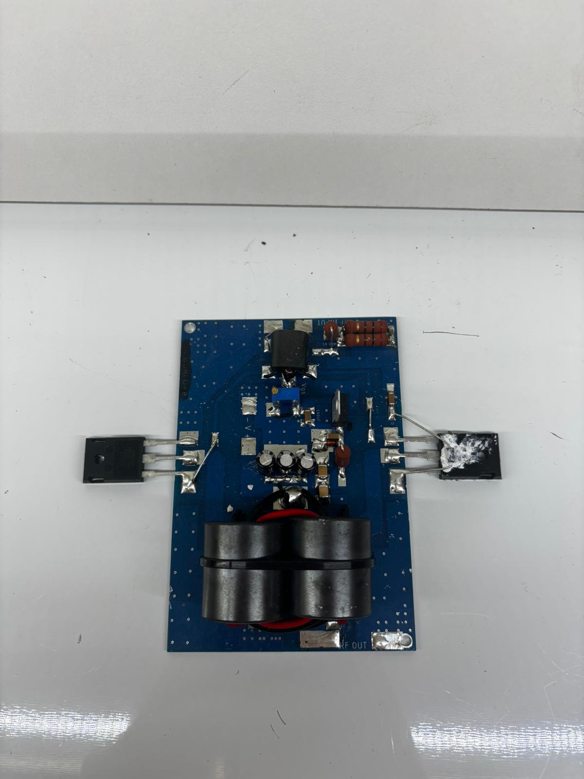 Eindversterkerprint – 50 V, 200 W Carrier / 800 W PEP, 0,5–3 MHz, Klasse AB