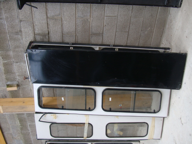 lot important de carrosserie LR 88 / 109 /90 /110  vente en un seul lot faire offret