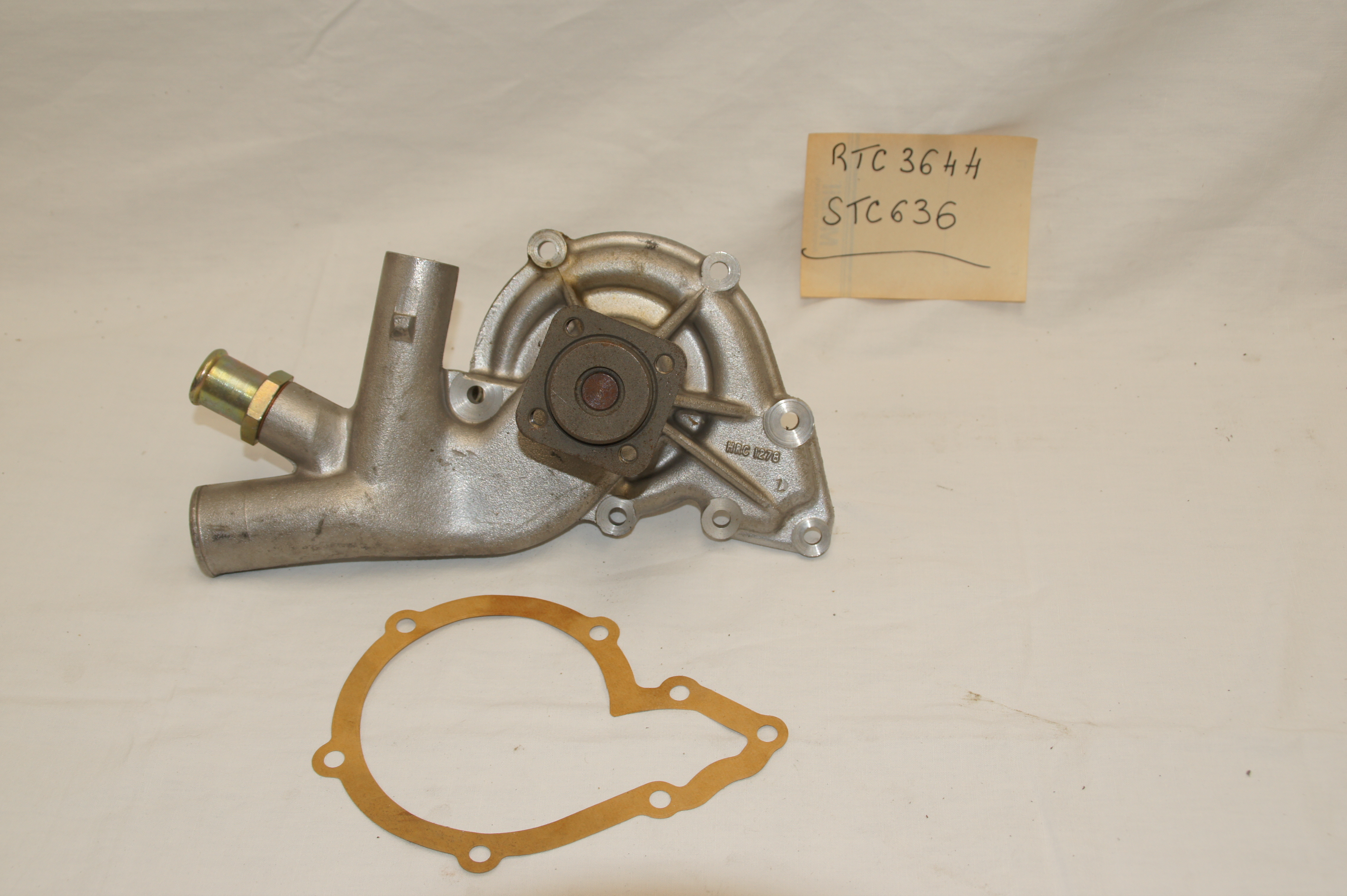 POMPE A EAU NEUVE / STC 3644 OU STC636