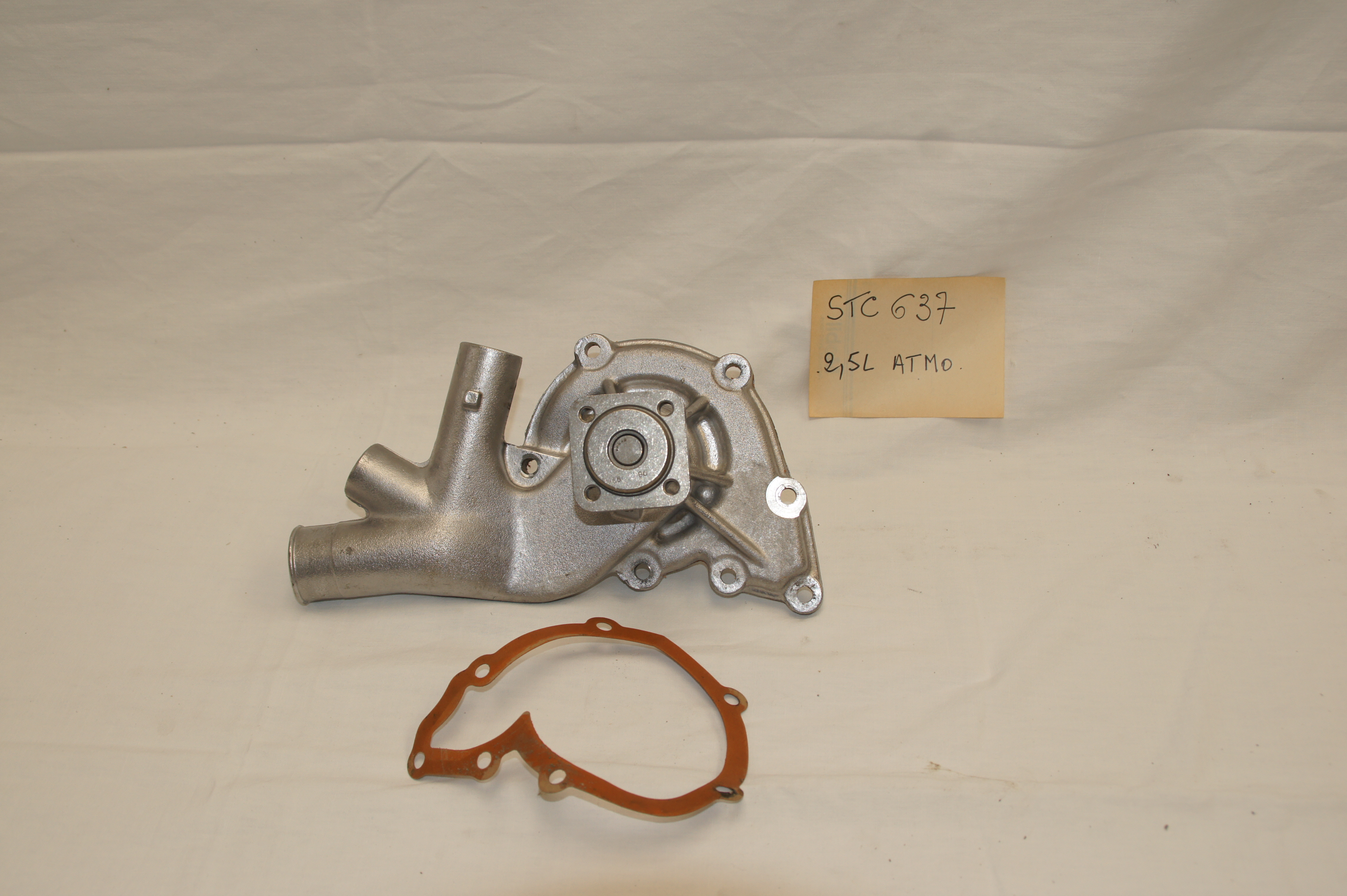 POMPE A EAU POUR LR DEF 2,5 L ATMO REF STC 637