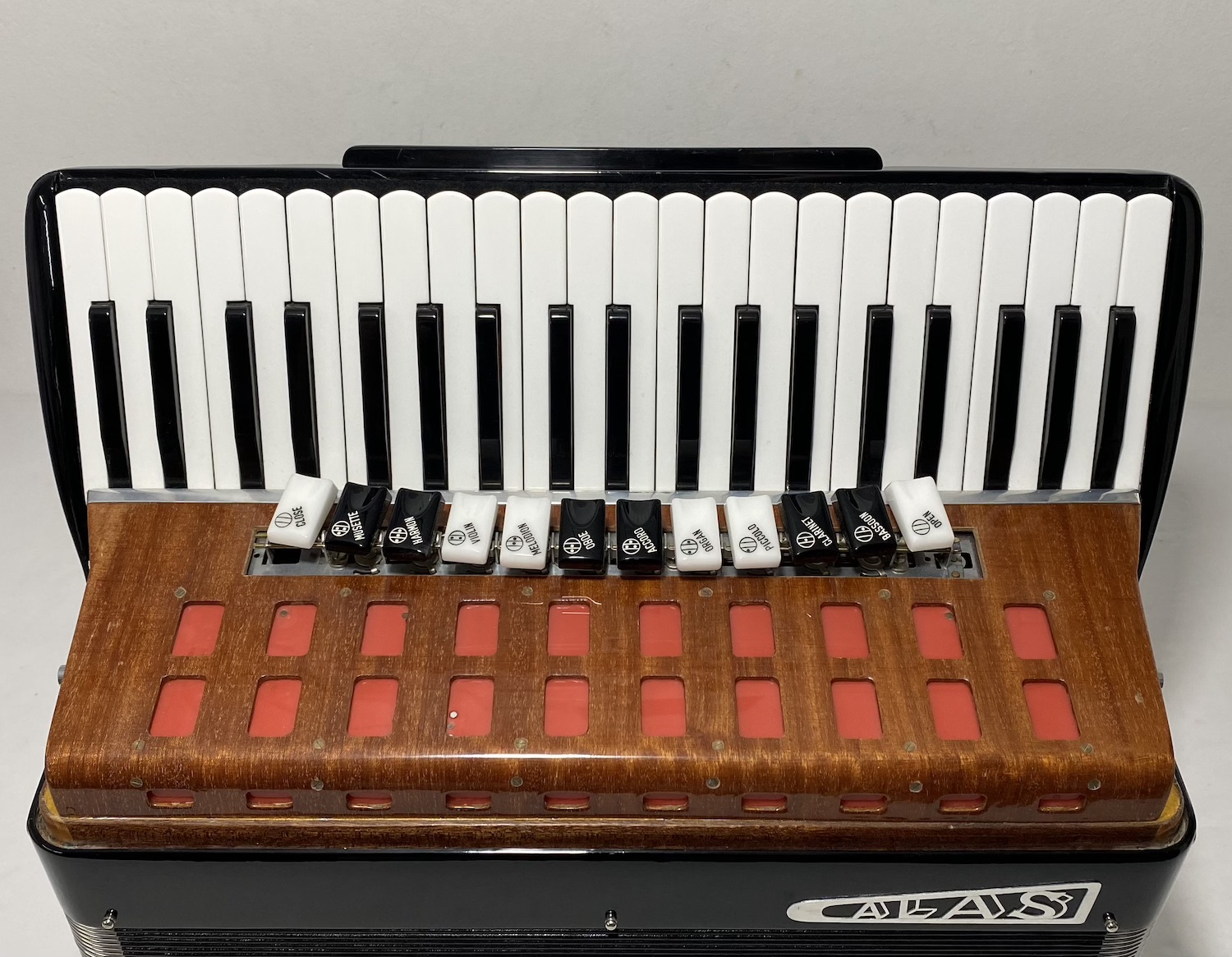 Acordeon ALAS - Quarta de voz - 12/7 Reg - 11.7 kg - 49 cm