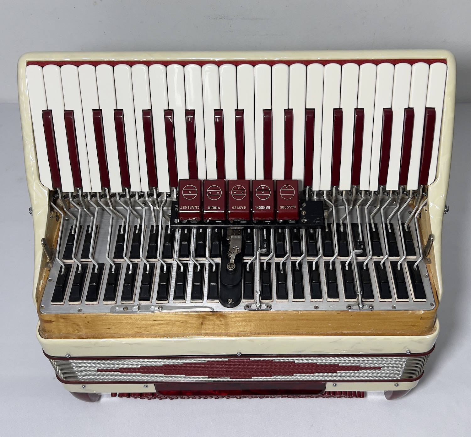 Acordeon Camerano - Terça Violin - 5/2 Registros - 8 kg - 43 cm 