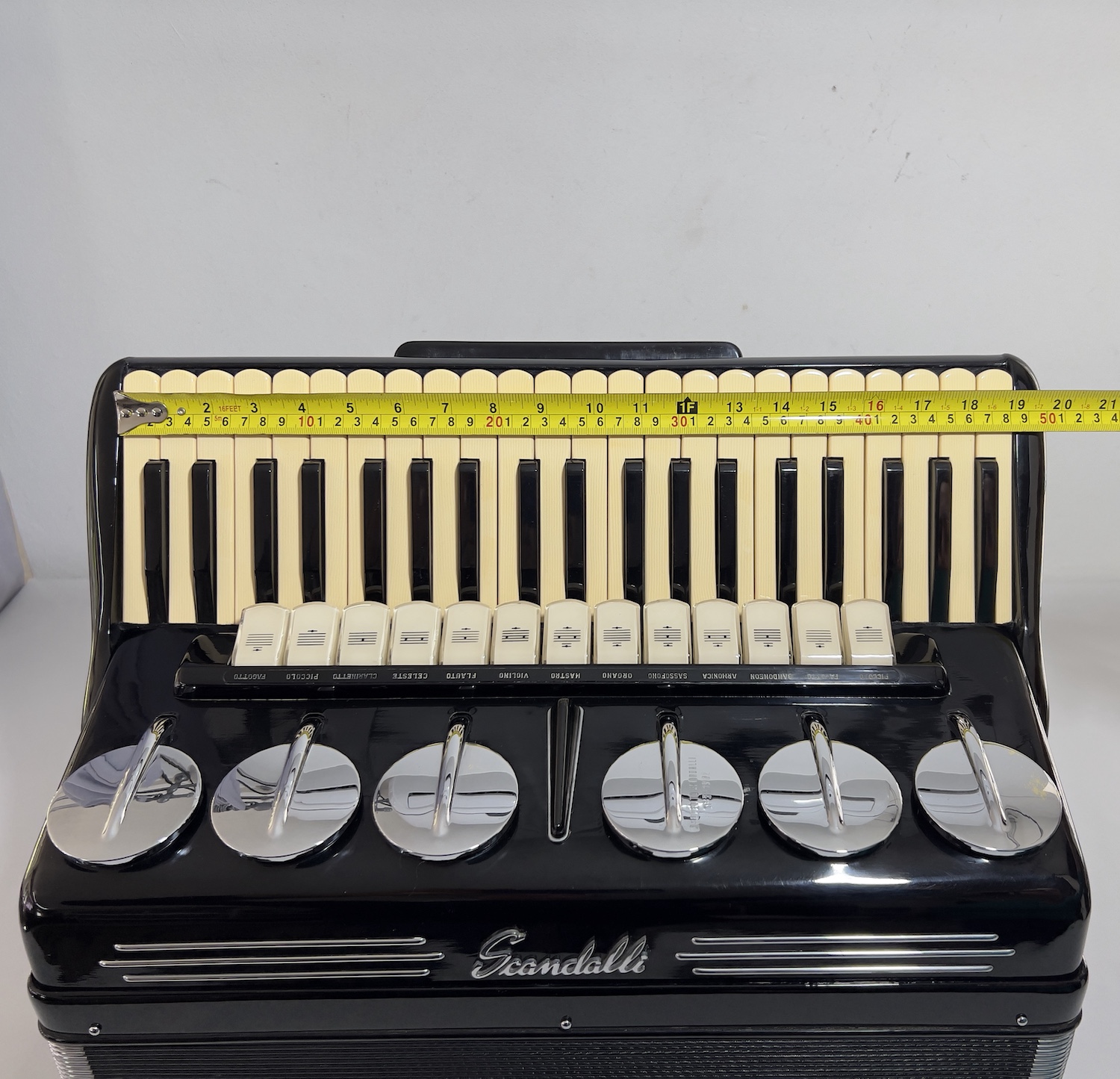 Acordeon Scandalli Brevetto - Quarta Oitavada - 13/6 Reg. - 11.2 kg - 48 cm 