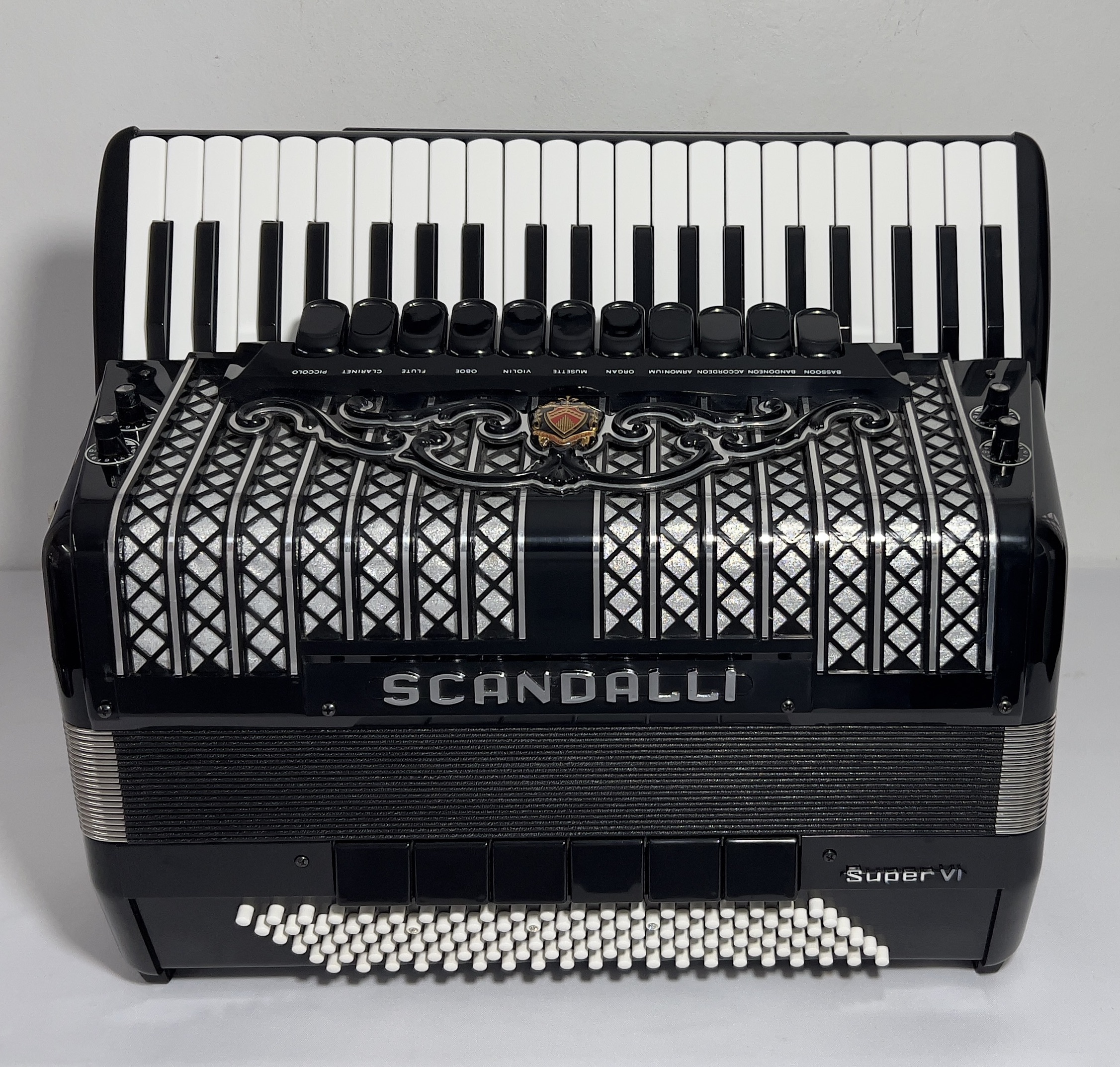 Acordeon Scandalli Super VI - Farfisa - 4/5 de voz - 12.7 kg - 49 cm 