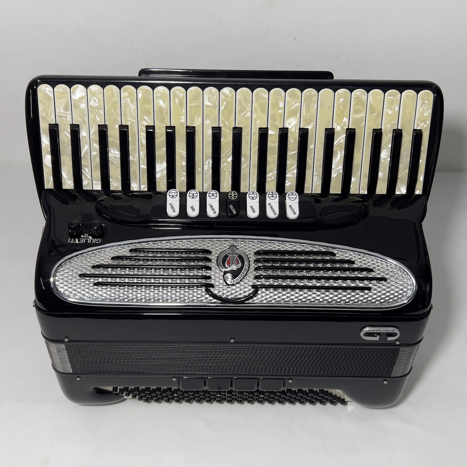 Acordeon Giulietti F74 - Terça Oitavada - 10.4 kg - 7/4 Registros - 49 cm 