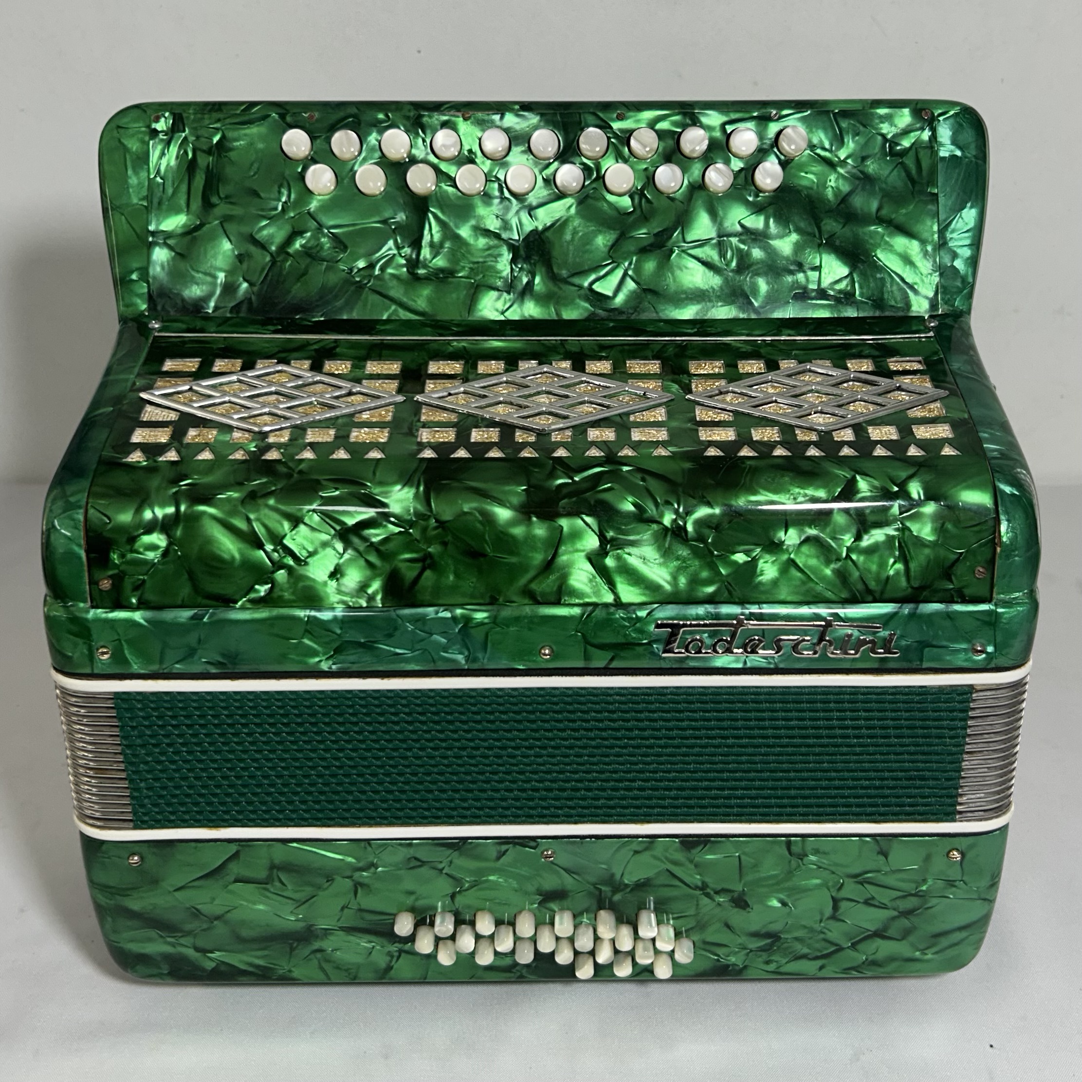 Gaita de Botão  Todeschini - Terça de voz - 24 Bxs - Tonalidade Lá b - 5.5 kg 