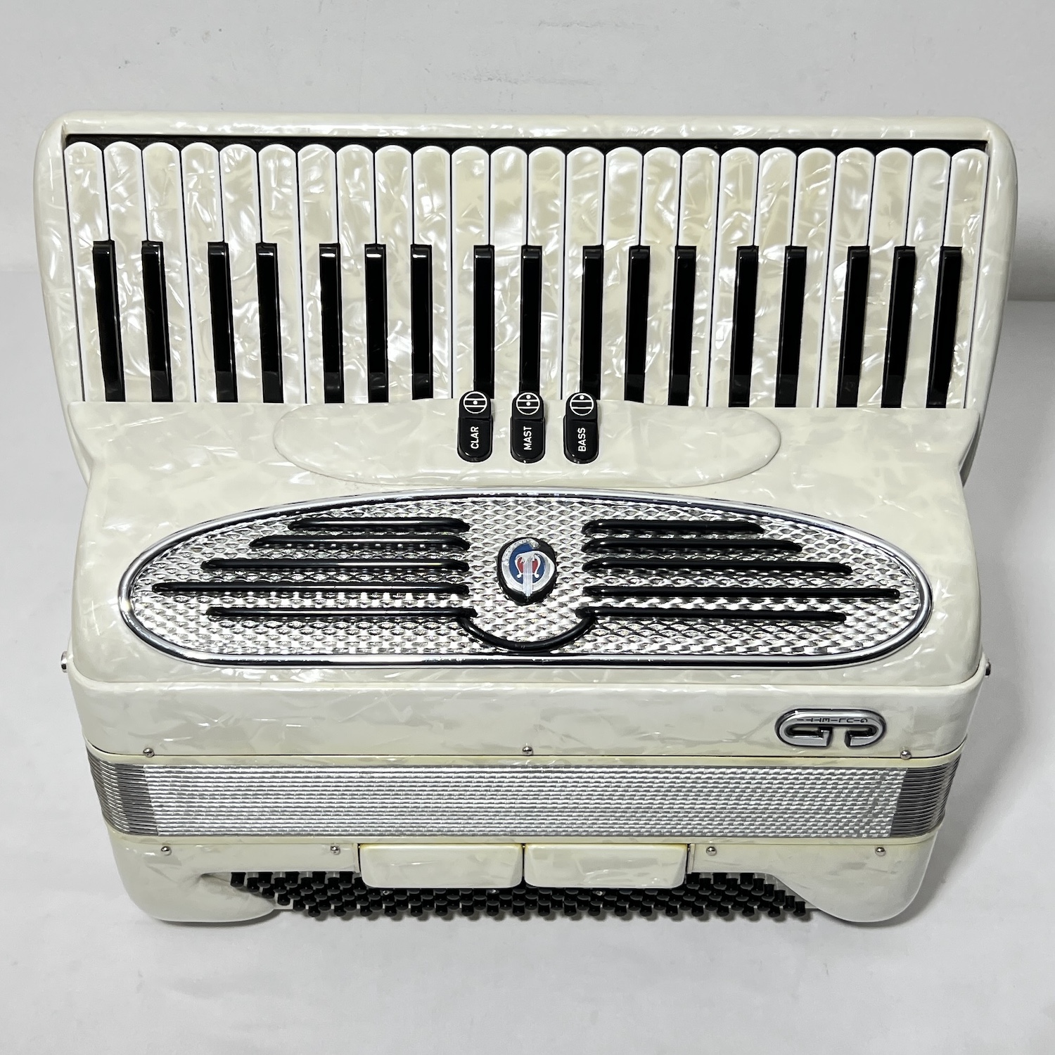 Acordeon Giulietti S32 - Segunda de voz - 3/2 Registros - 8.3 kg - 42 cm 
