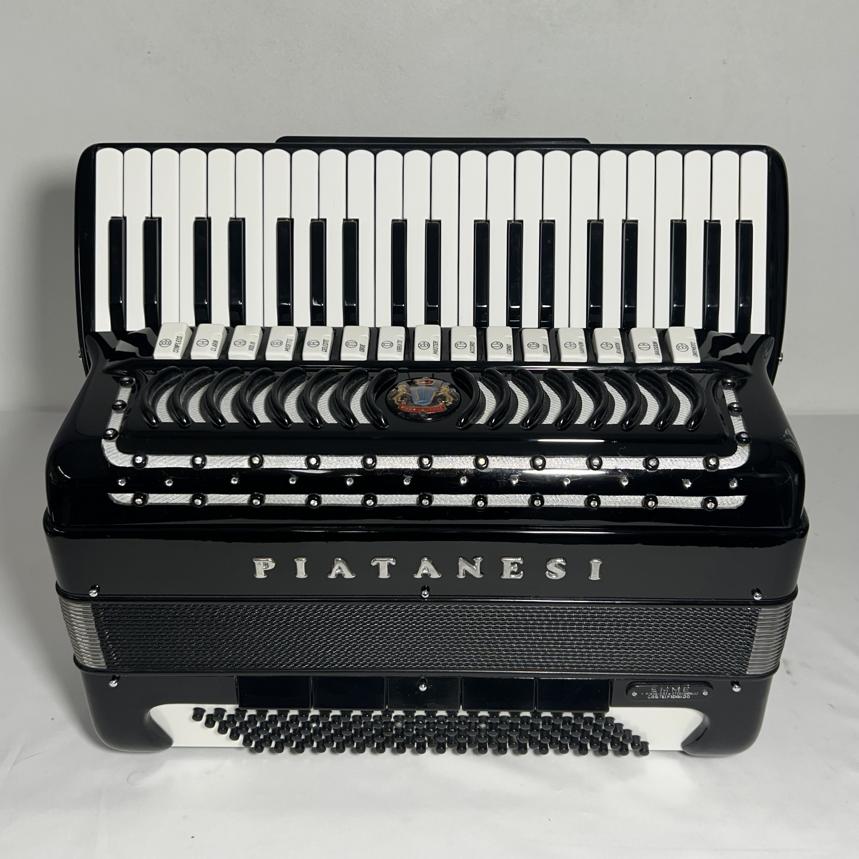 Acordeon Piatanesi - Quarta de voz - 15/5 Registros - 10.7 kg - 49 cm