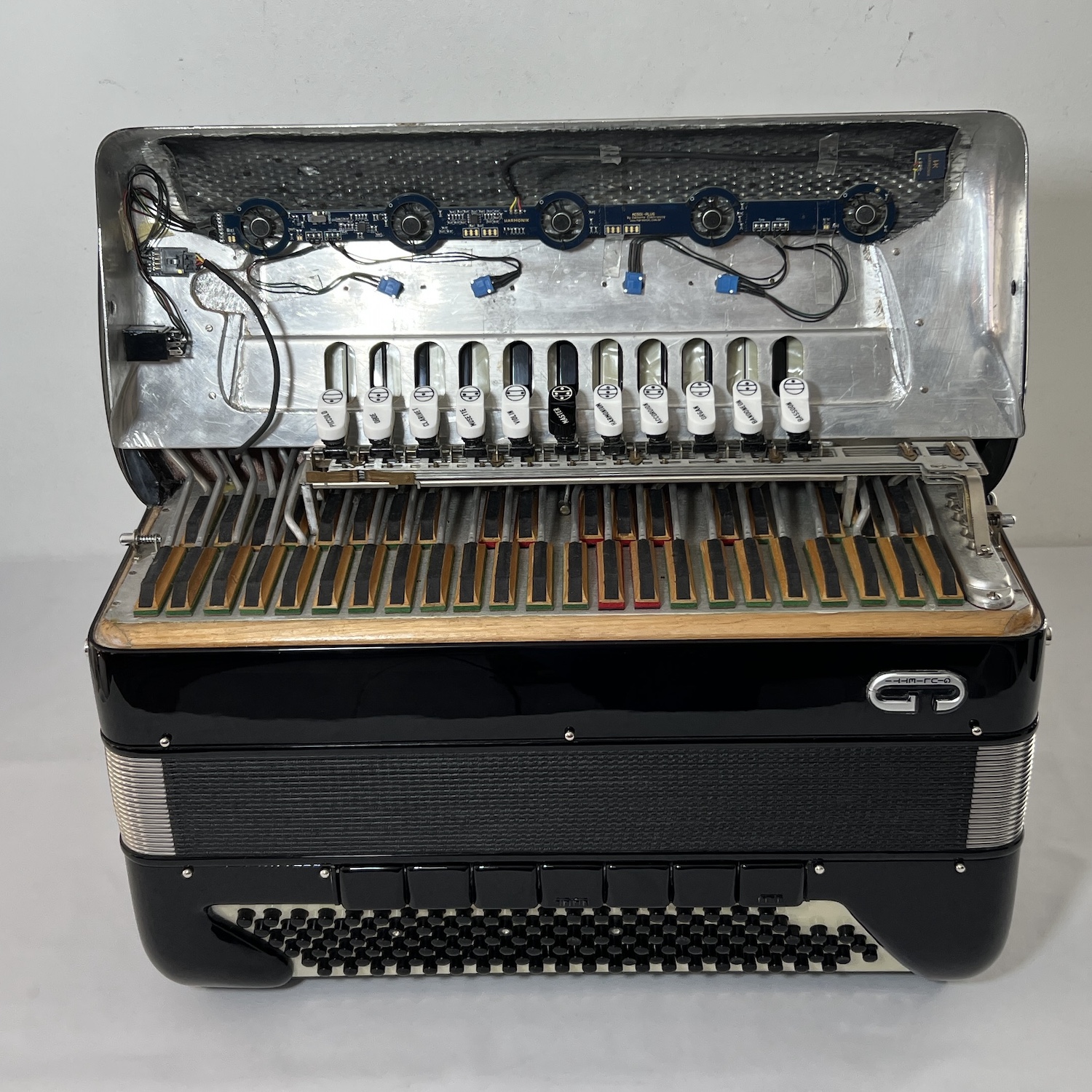 Acordeon Giulietti Bassetti Transformer N.4 - Polifônica - 11/7 Registros - 12.5 kg - 49 cm 
