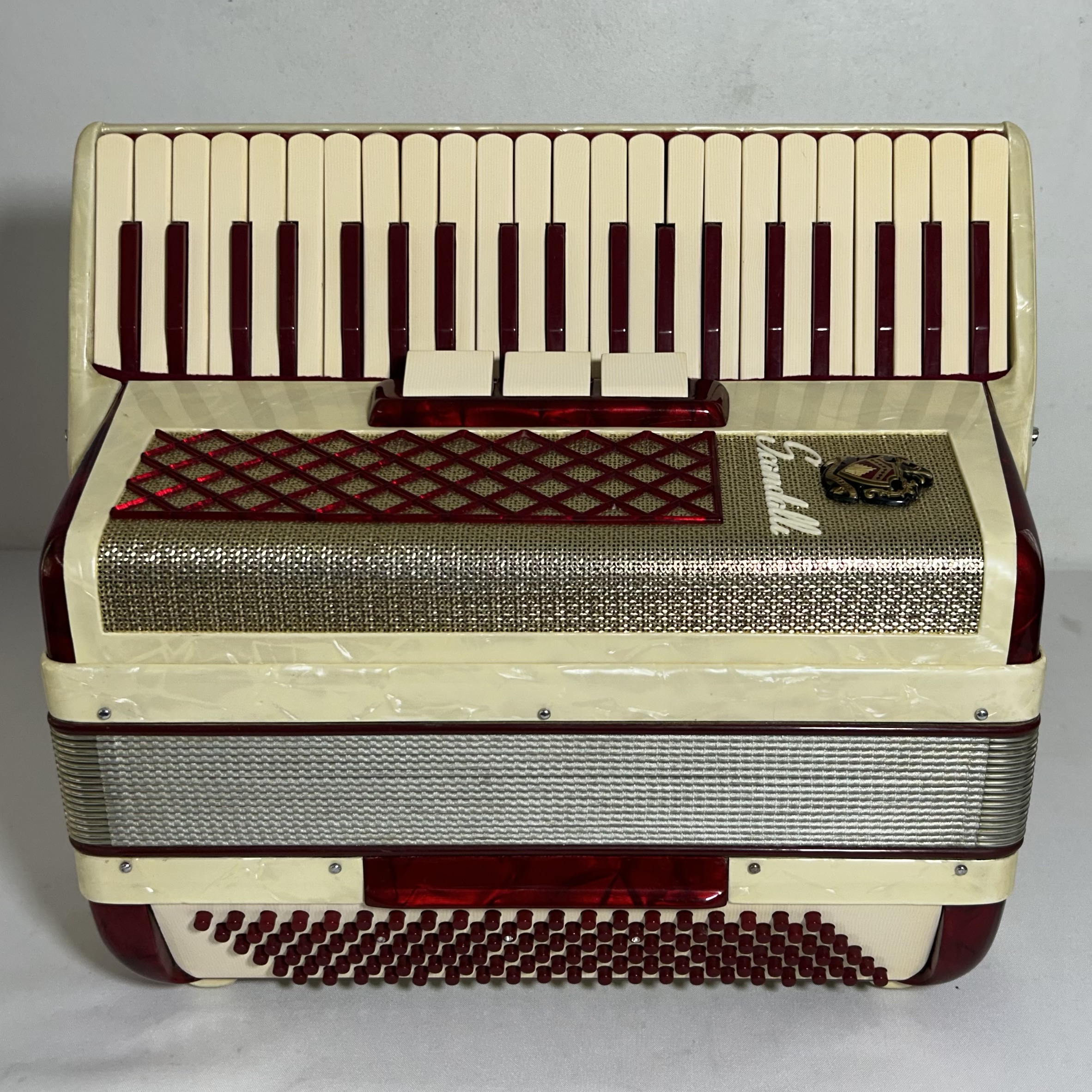 Acordeon Scandalli - Segunda de voz - 3/2 Registros - 7.5 kg - 43 cm