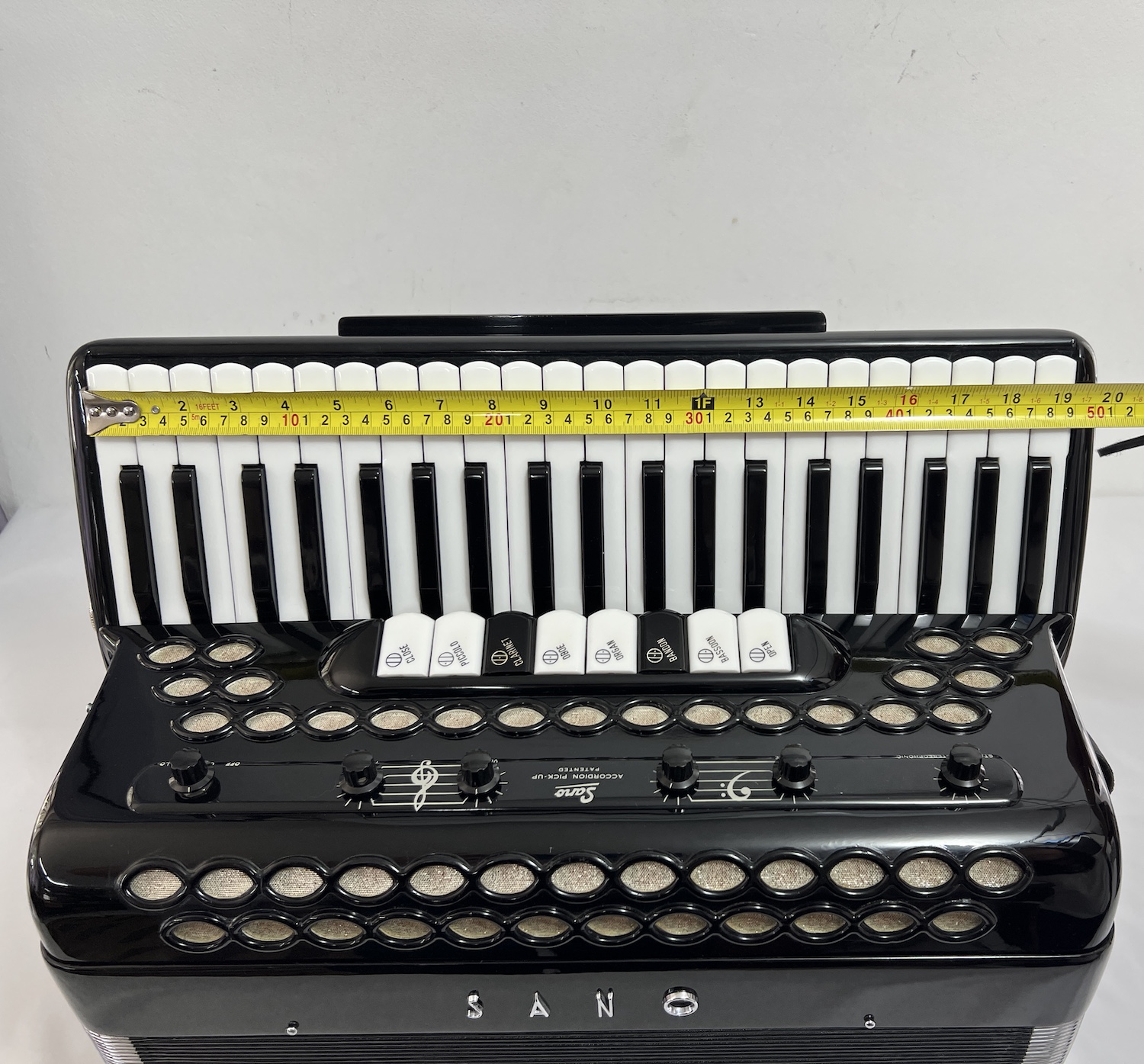 Acordeon SANO - Terça Oitavada - 9/5 Reg - 11.1 kg - 49 cm 