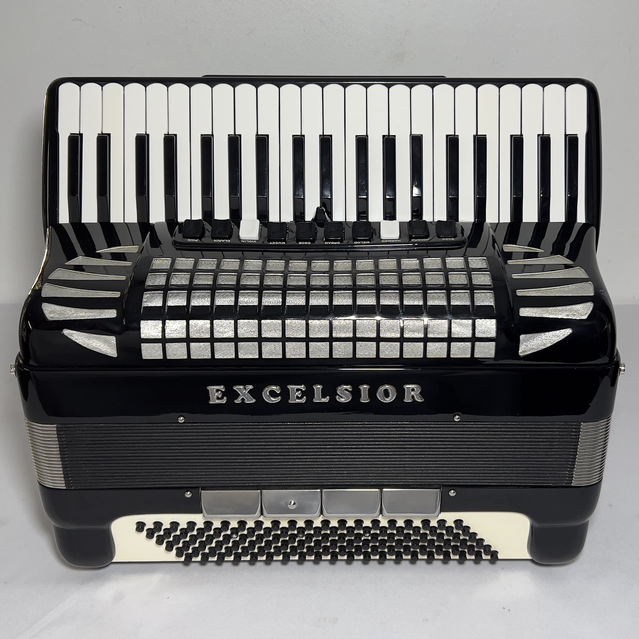 Acordeon Excelsior Model 914 - Quarta Oitavada - 11/4 Reg. - 11.5 kg - 48,5 cm